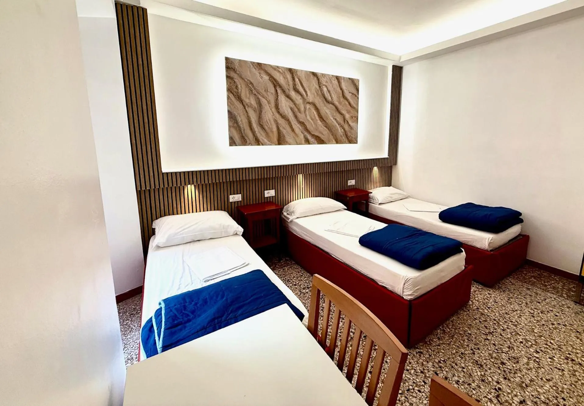 Bedroom, Bed in Legend R.G.