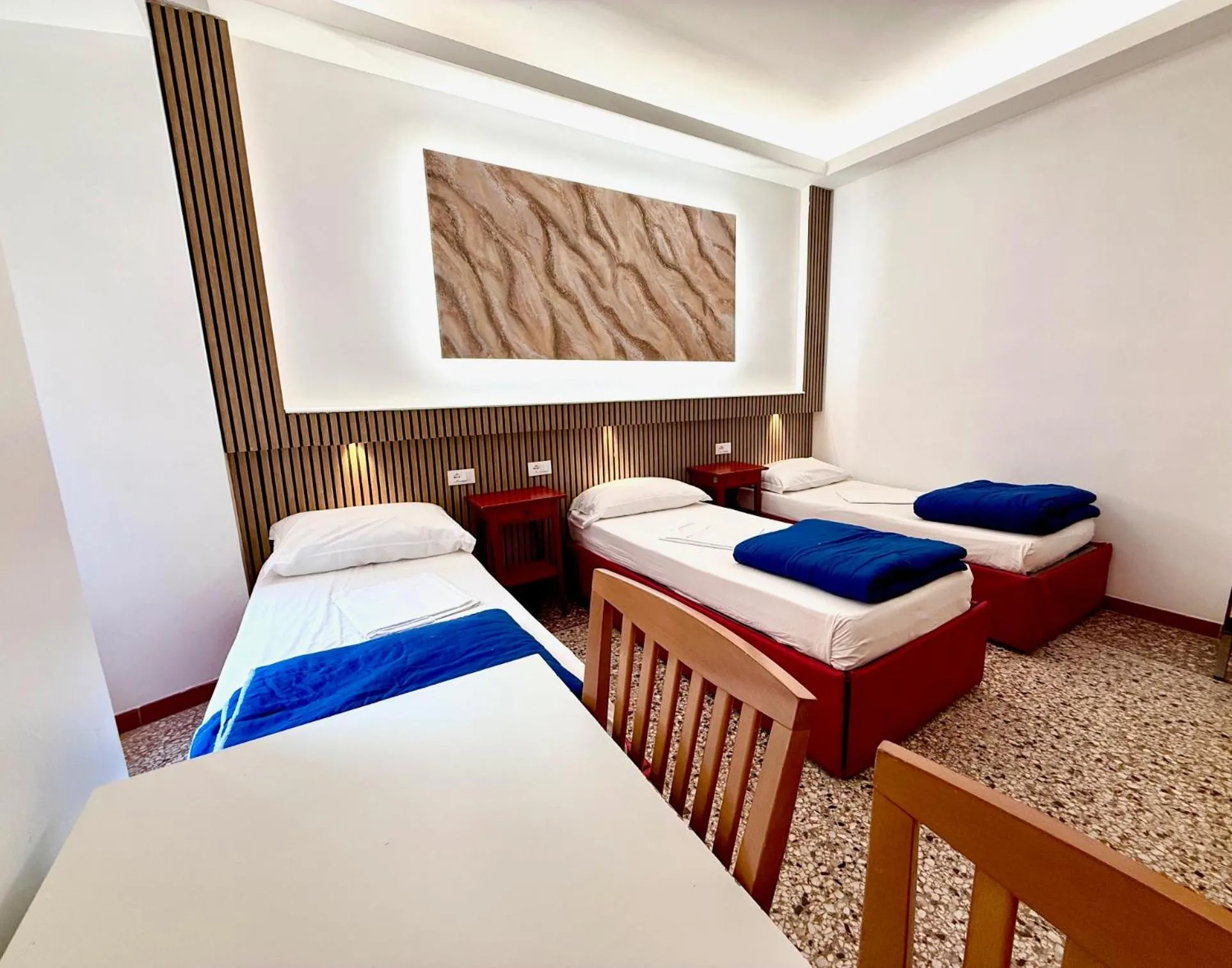 Bedroom, Bed in Legend R.G.