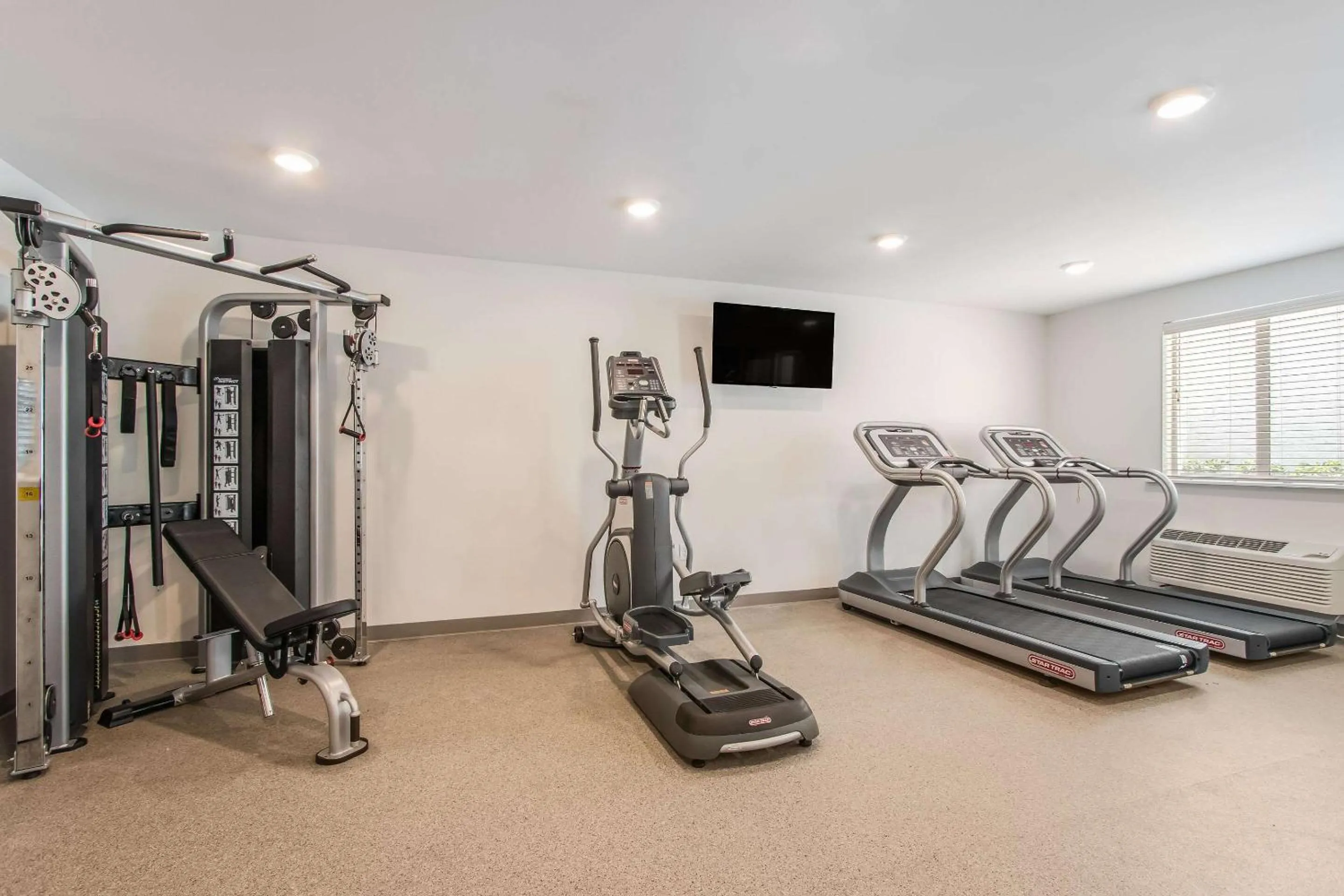 Fitness centre/facilities in WoodSpring Suites Doral Miami Airport