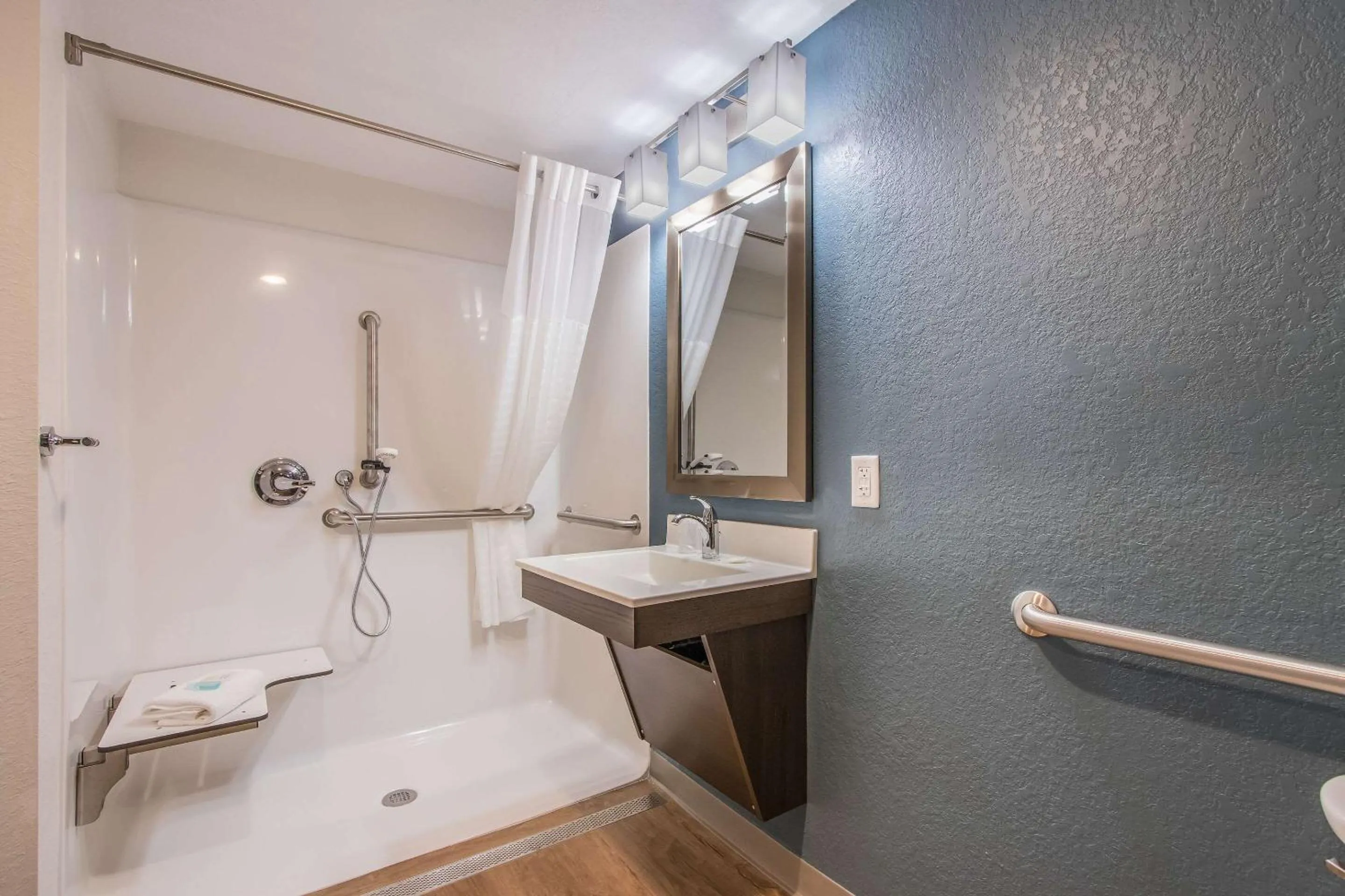 Bathroom in WoodSpring Suites Doral Miami Airport