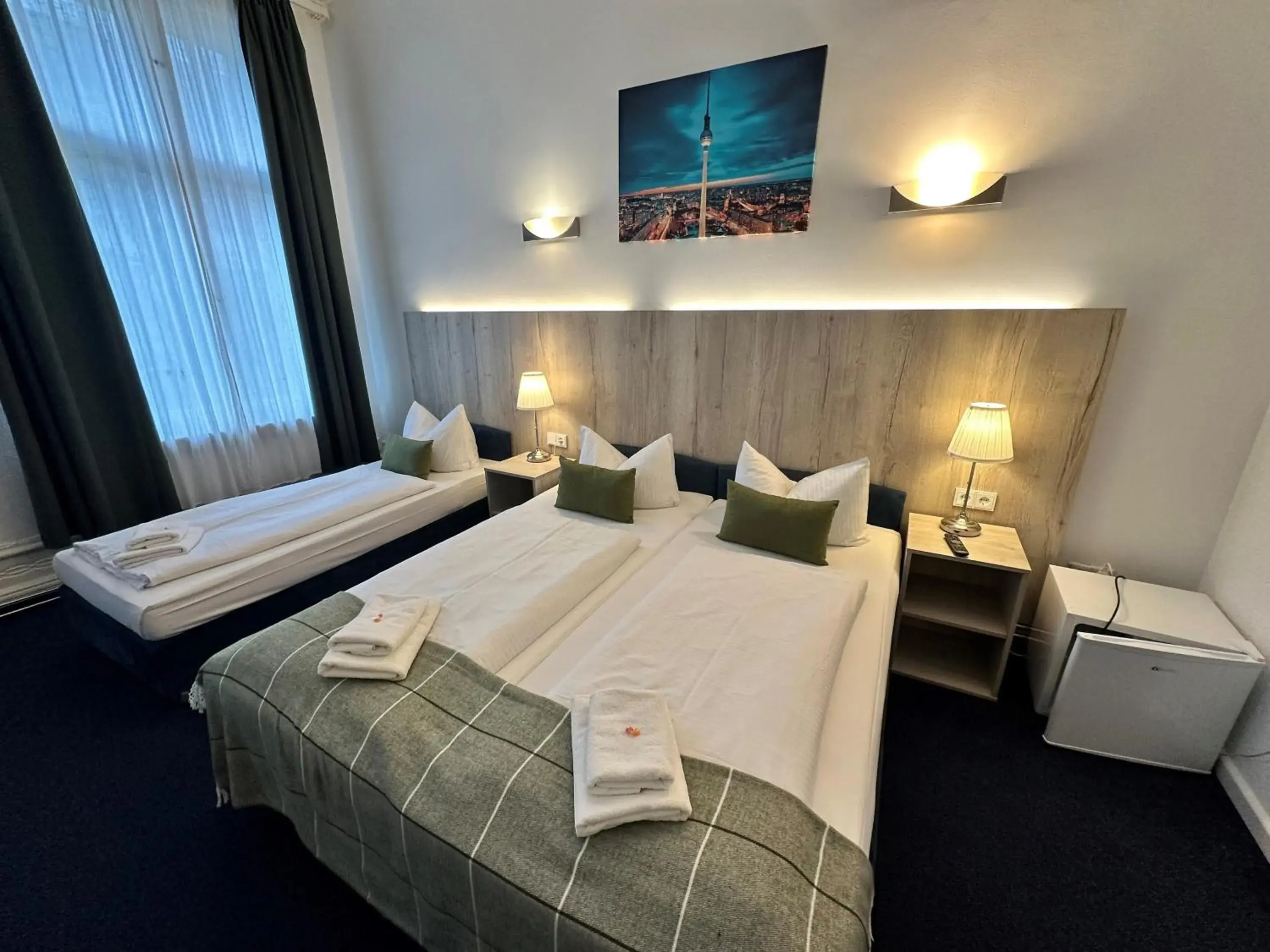 Large Family Room Superior with Balcony in Hotel Seifert Berlin am Kurfürstendamm Large Family Room Superior with Balcony in Hotel Seifert Berlin am Kurfürstendamm