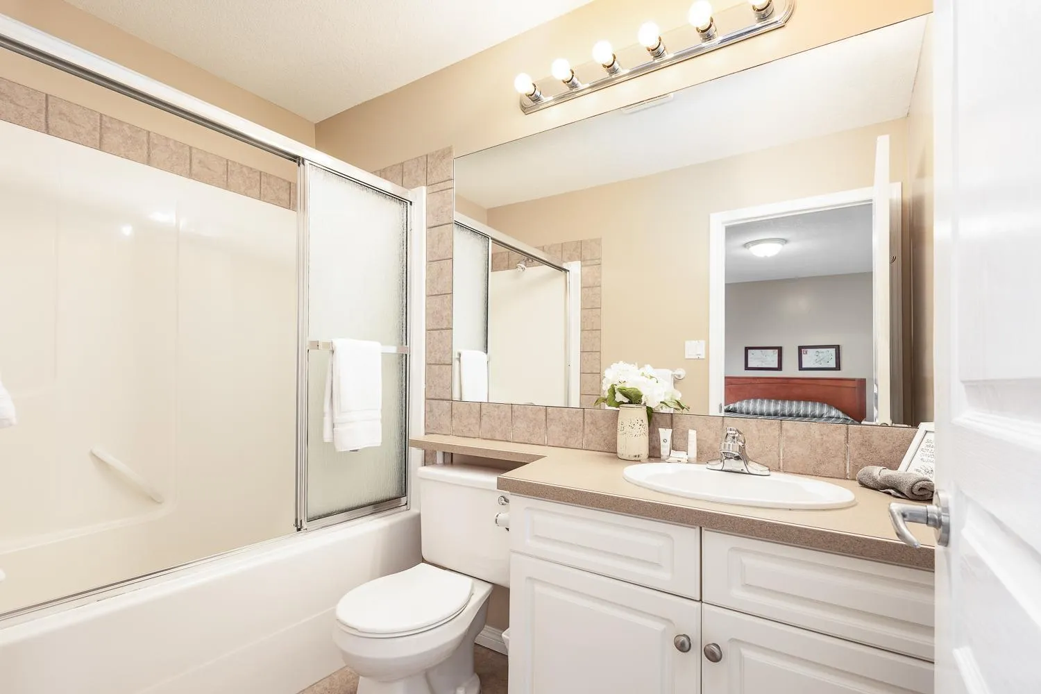 Property building in Paradise Canyon Golf Resort - Luxury Condo U407