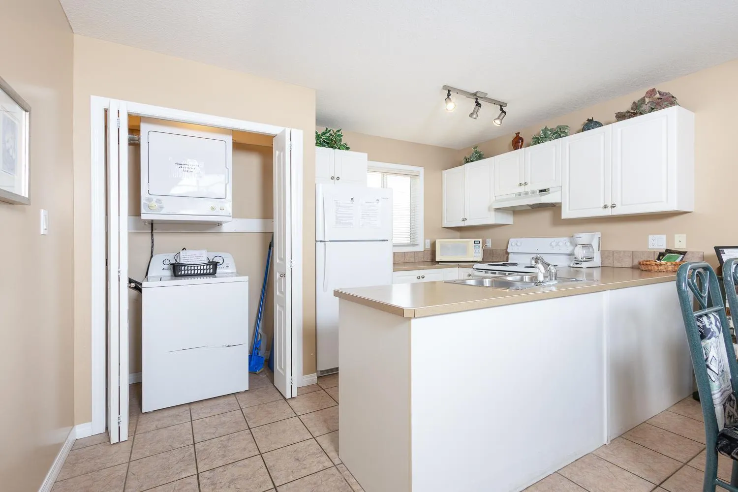 Property building in Paradise Canyon Golf Resort - Luxury Condo U409