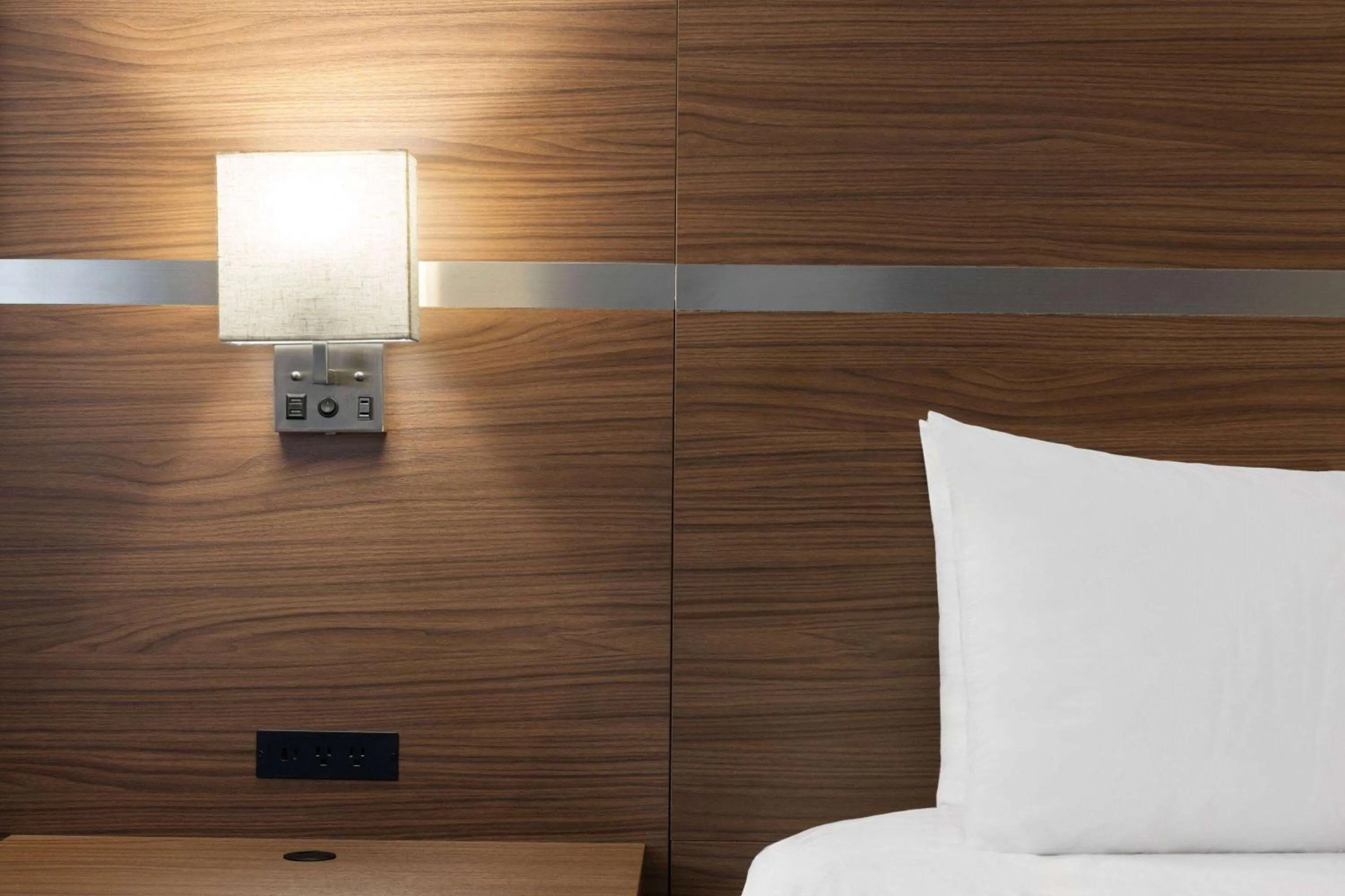 Photo of the whole room, Bed in Baymont by Wyndham Edson