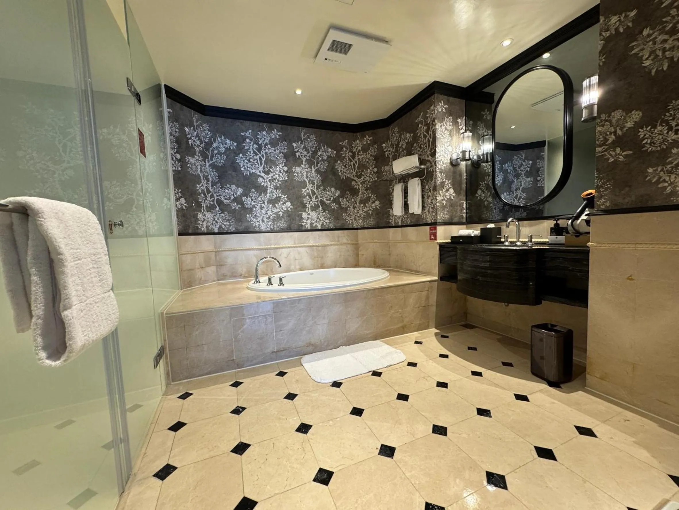 Bathroom in Hualien Farglory Hotel