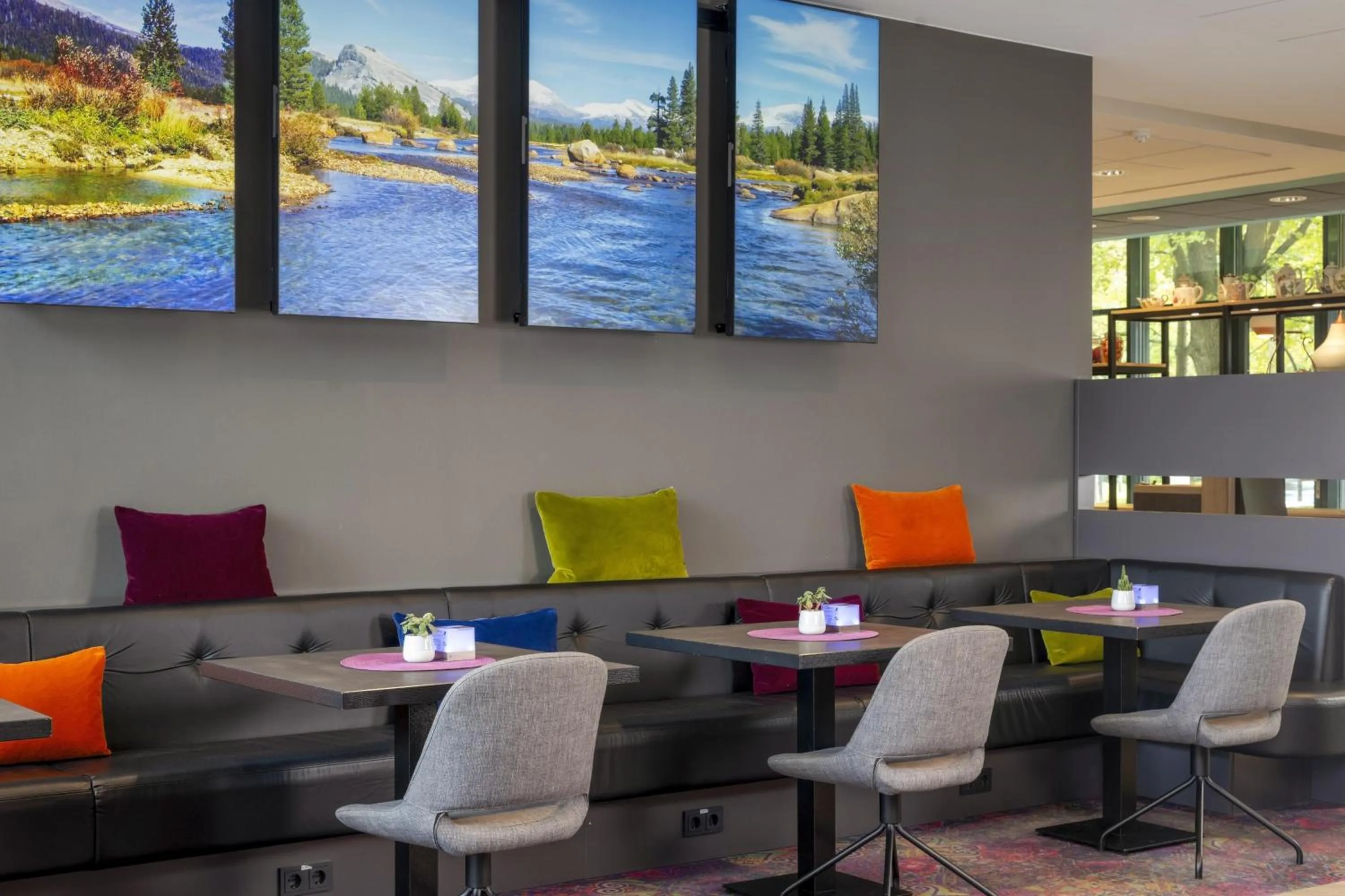 Lounge or bar in Best Western Plus Hotel Koeln City