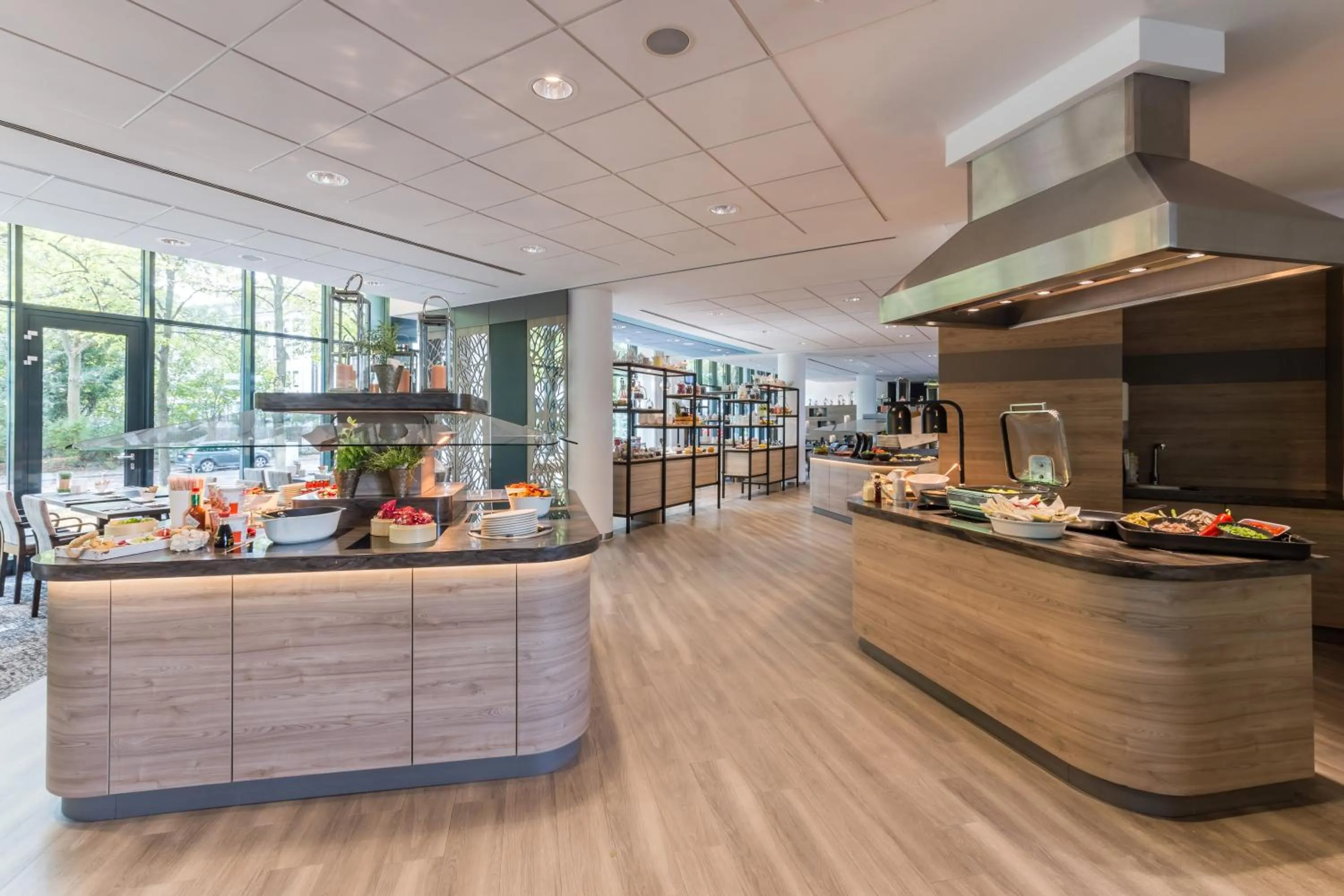 Restaurant/places to eat in Park Inn by Radisson Köln City West