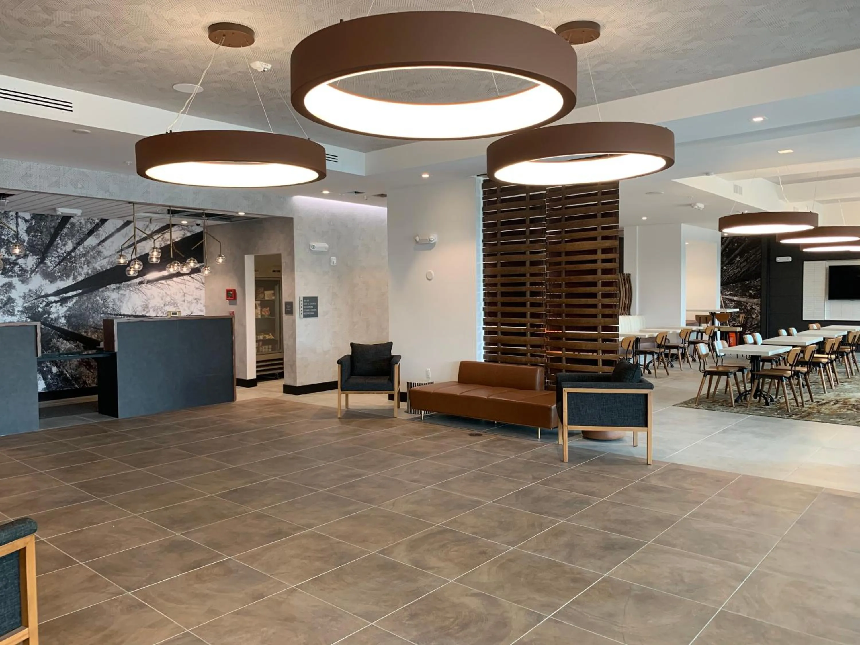 Lobby or reception in La Quinta Inn & Suites by Wyndham Santa Rosa Sonoma