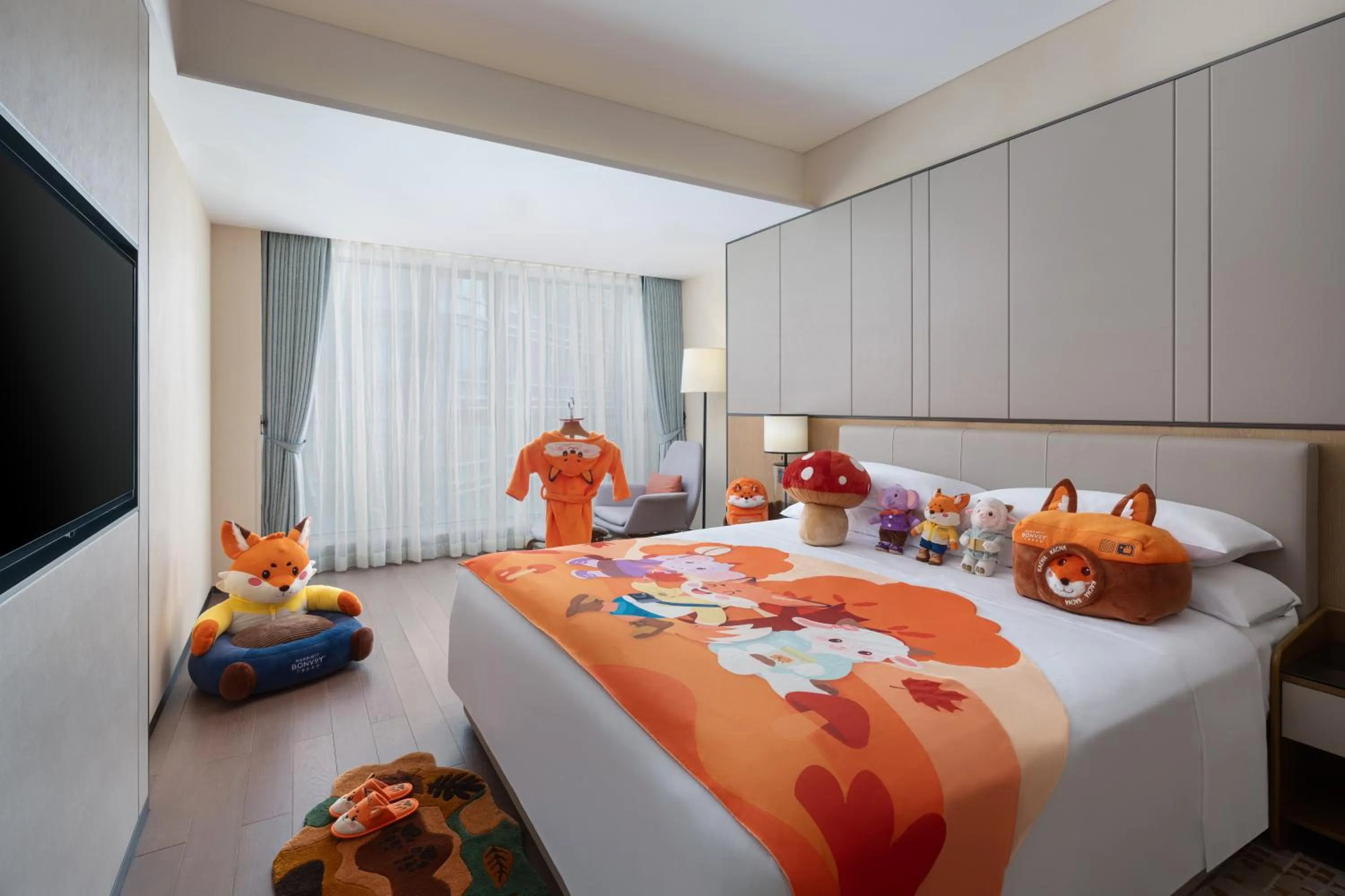 Entertainment, Bed in Marriott Executive Apartments Chongqing