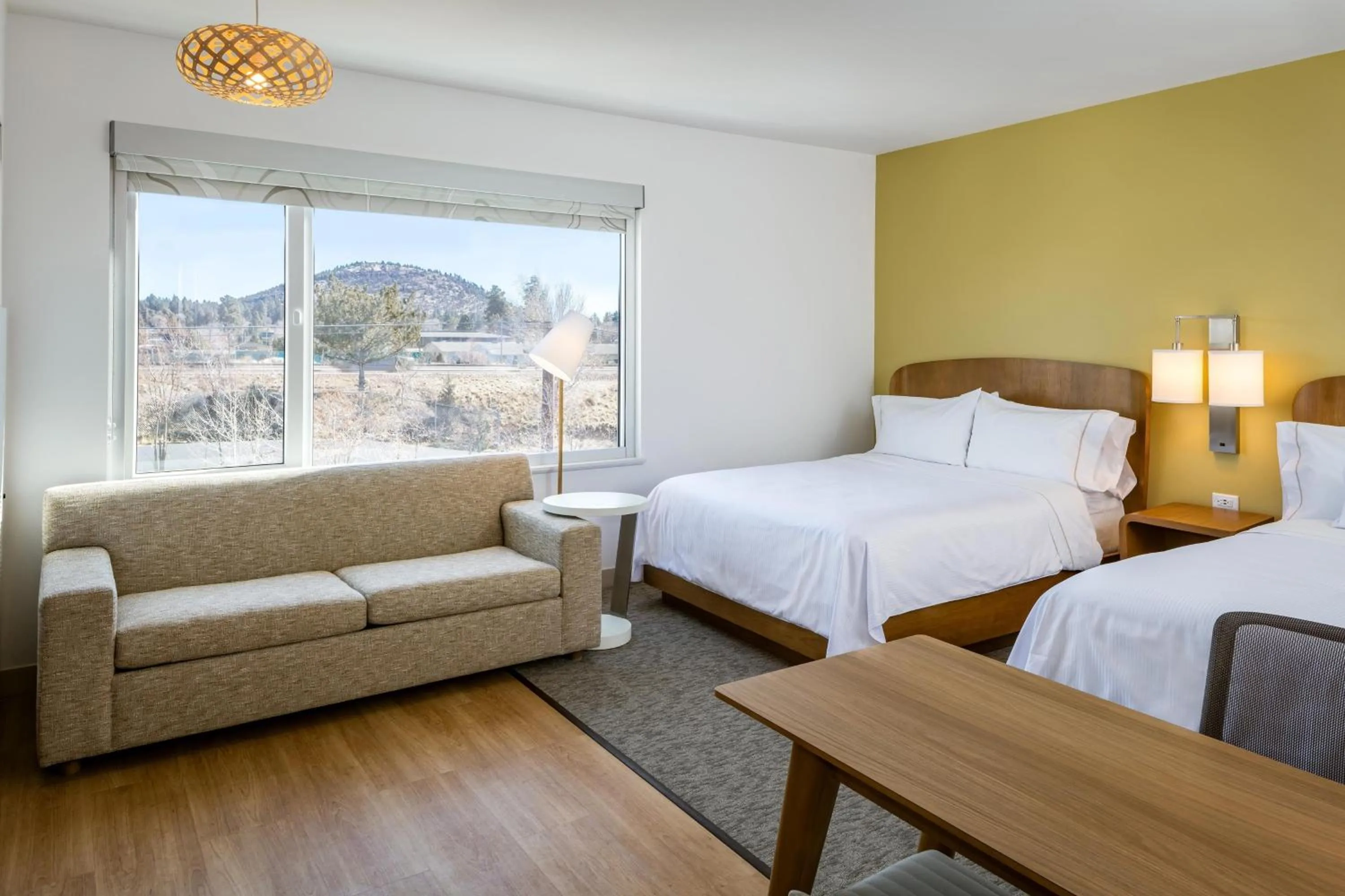 Photo of the whole room, Bed in Element Bend