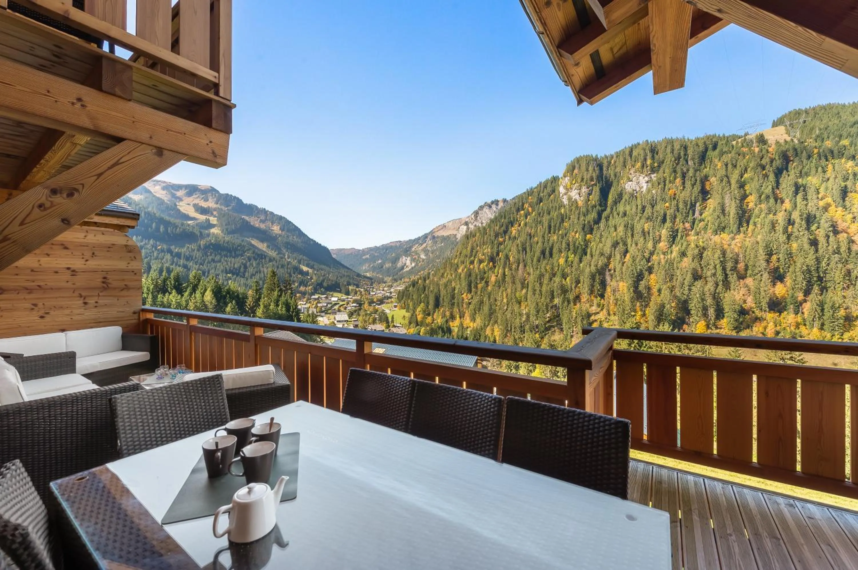 Etringa 8 - Chalet Mitoyen - BO Immobilier- remises sur les forfaits de skis Châtel ou Portes du soleil