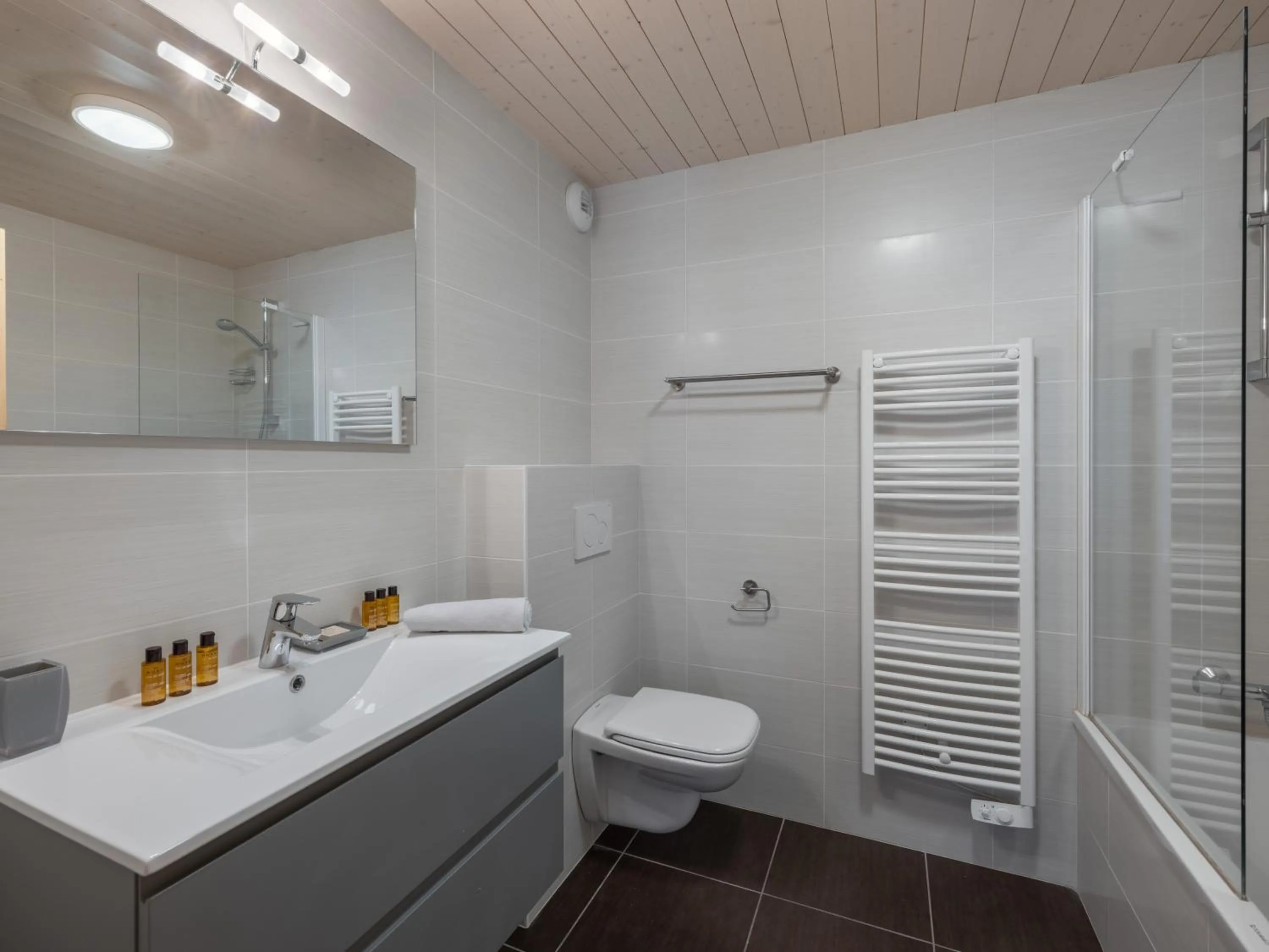 Etringa 8 - Chalet Mitoyen - BO Immobilier- remises sur les forfaits de skis Châtel ou Portes du soleil