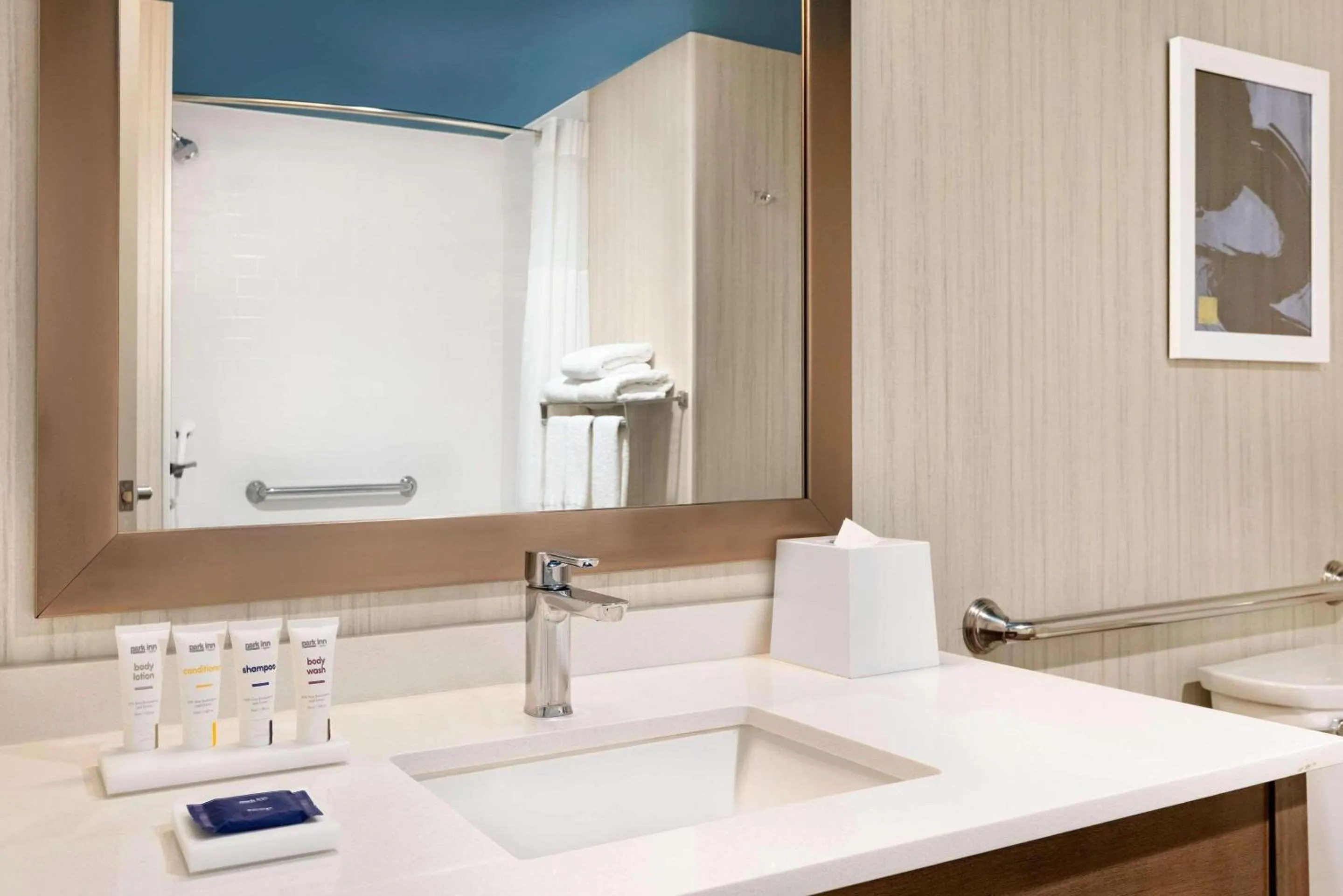 Bedroom in Park Inn by Radisson Florence, SC