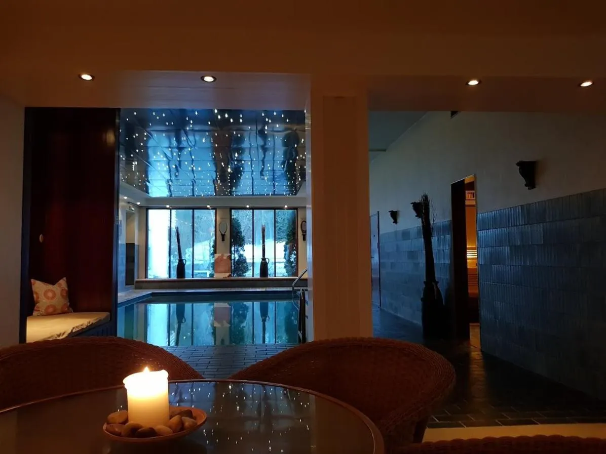 Swimming pool in Sanner Hotell