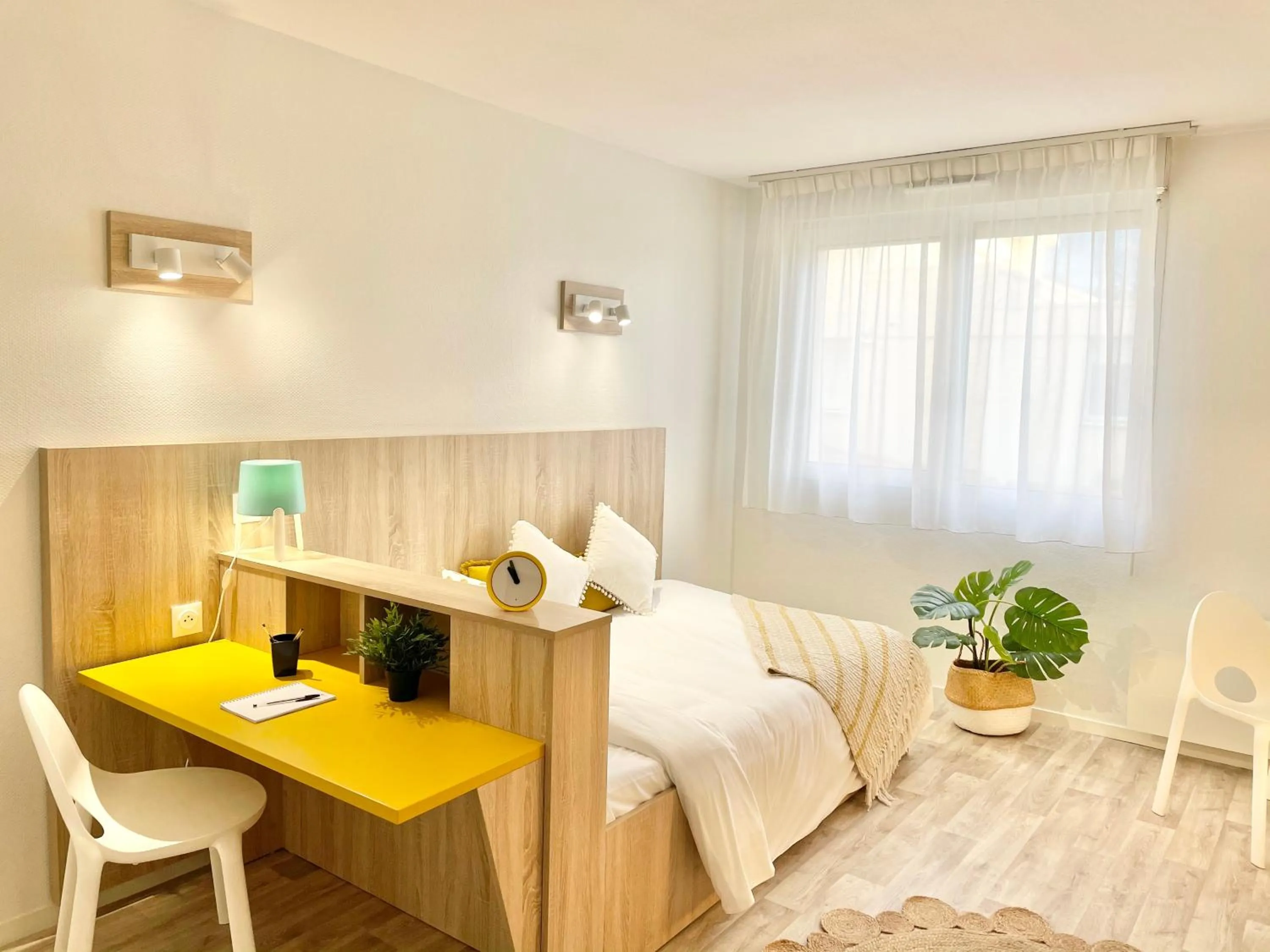 Photo of the whole room, Bed in Sweetly Bordeaux Saint-Augustin