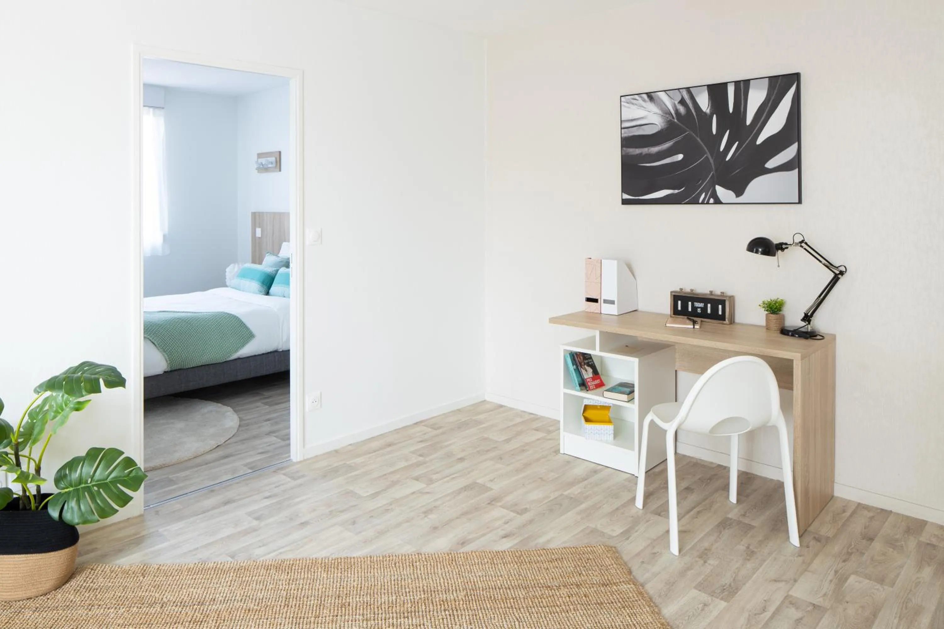 Seating area, Bed in Sweetly Bordeaux Saint-Augustin