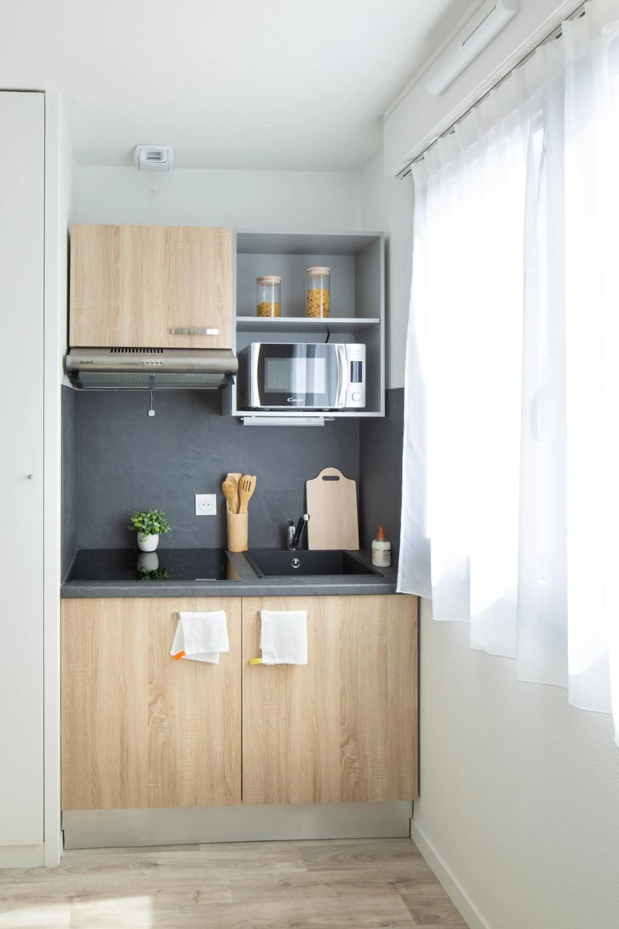 Kitchen or kitchenette in Sweetly Bordeaux Saint-Augustin