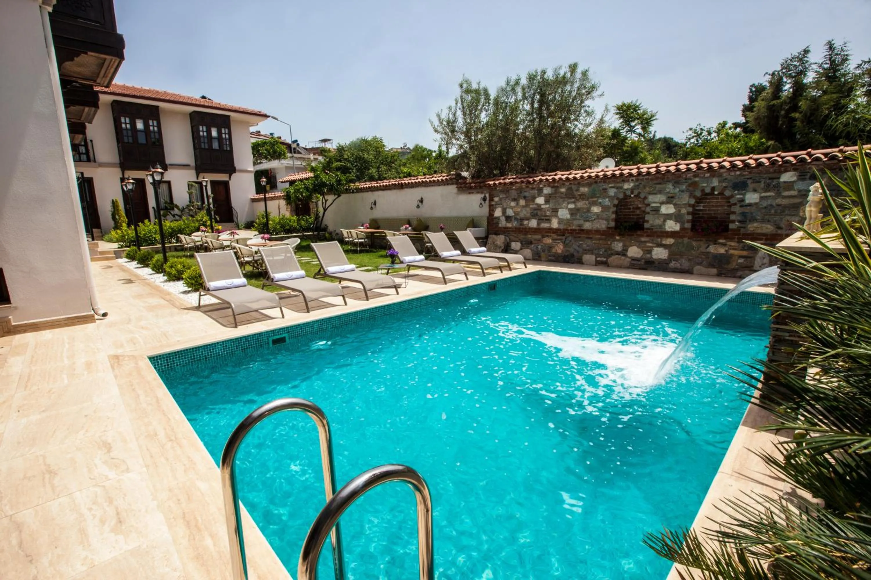  in Livia Garden Hotel