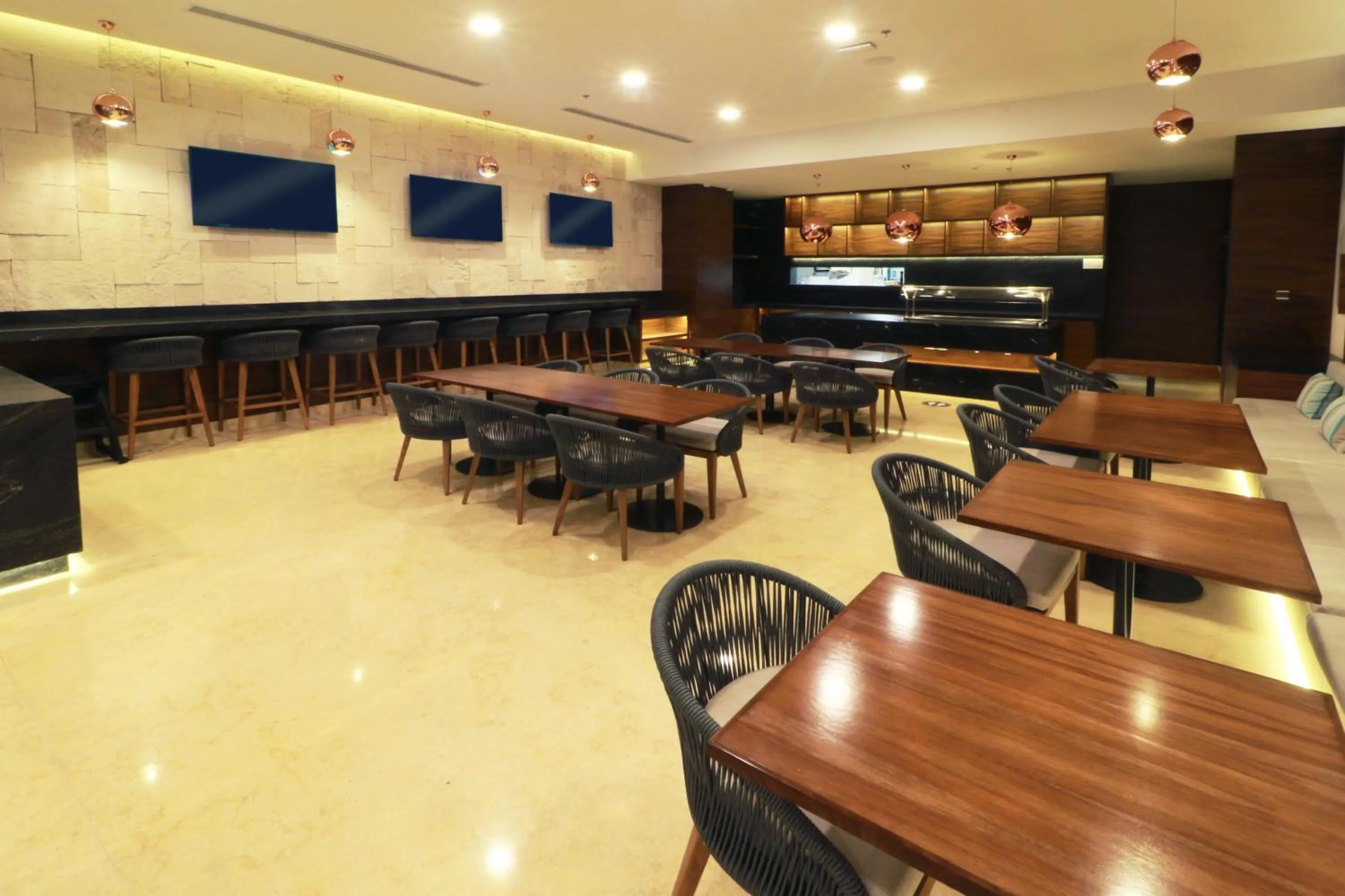 Restaurant/places to eat in Holiday Inn & Suites - Puerto Vallarta Marina & Golf by IHG