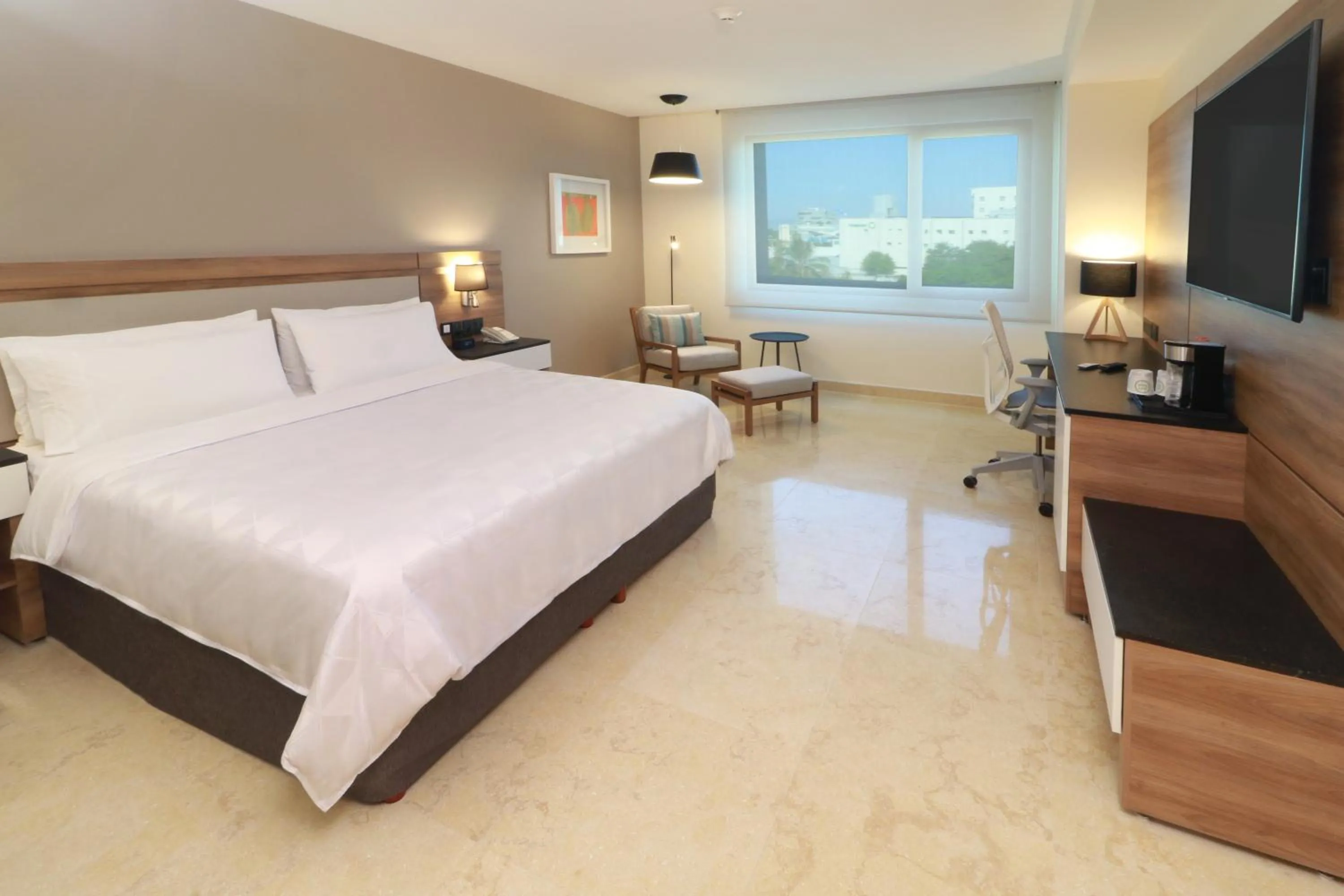 TV and multimedia, Bed in Holiday Inn & Suites - Puerto Vallarta Marina & Golf by IHG