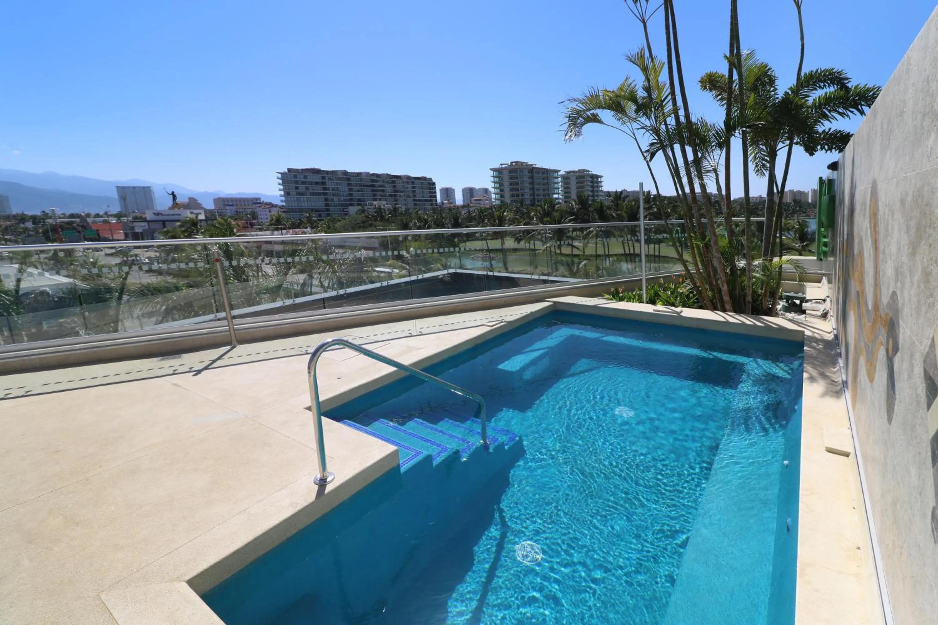 Swimming pool in Holiday Inn & Suites - Puerto Vallarta Marina & Golf by IHG