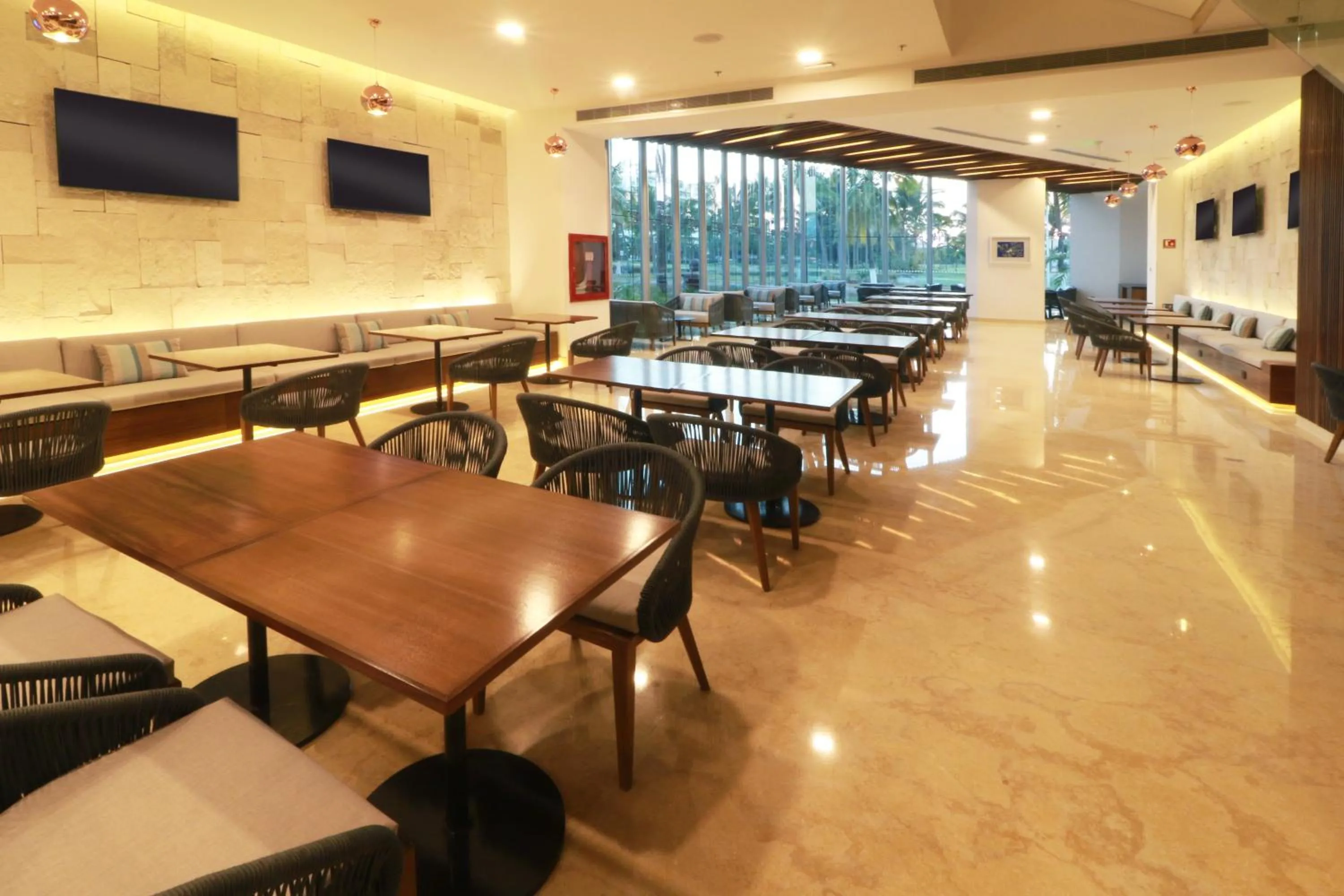 Restaurant/places to eat in Holiday Inn & Suites - Puerto Vallarta Marina & Golf by IHG