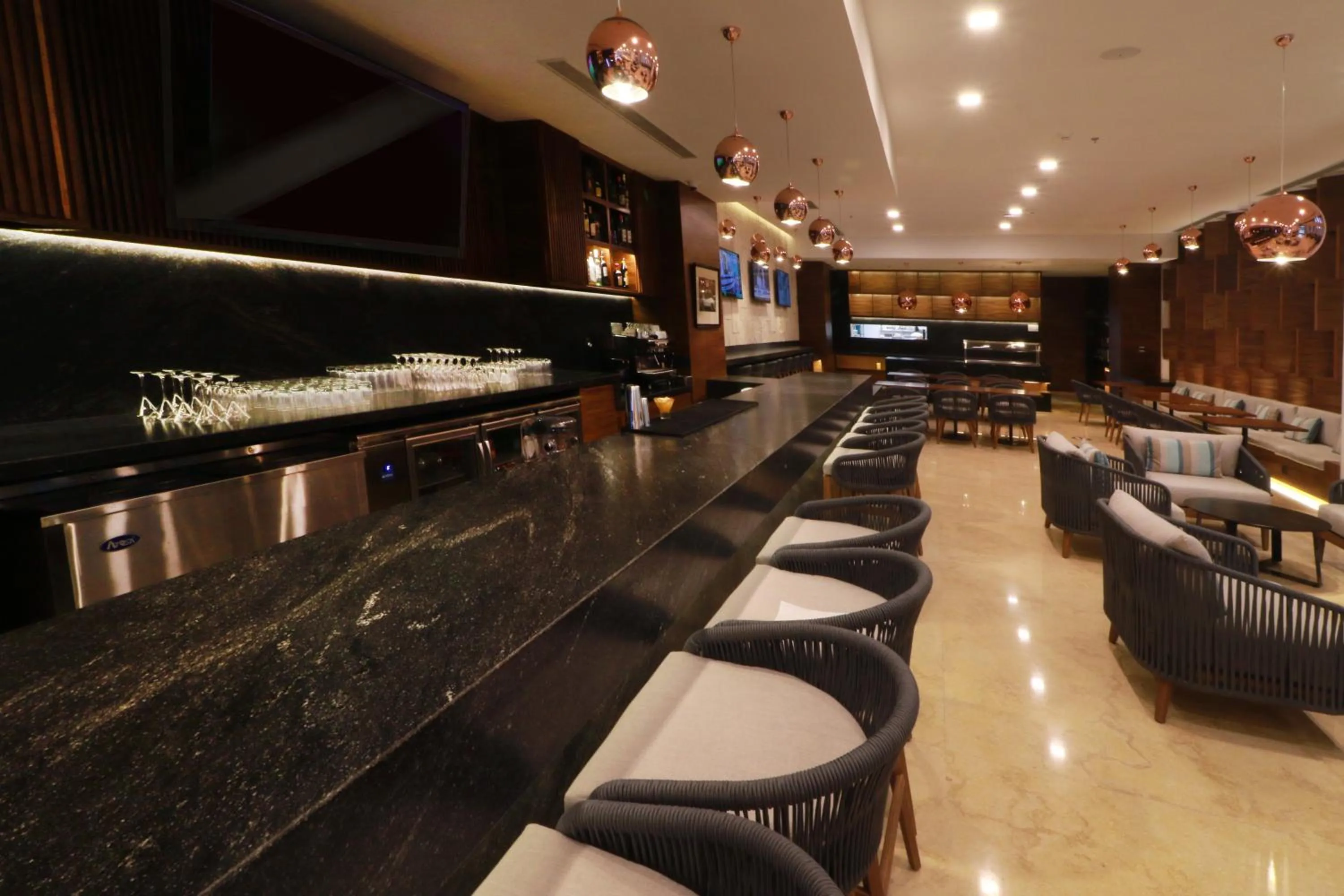 Lounge or bar in Holiday Inn & Suites - Puerto Vallarta Marina & Golf by IHG