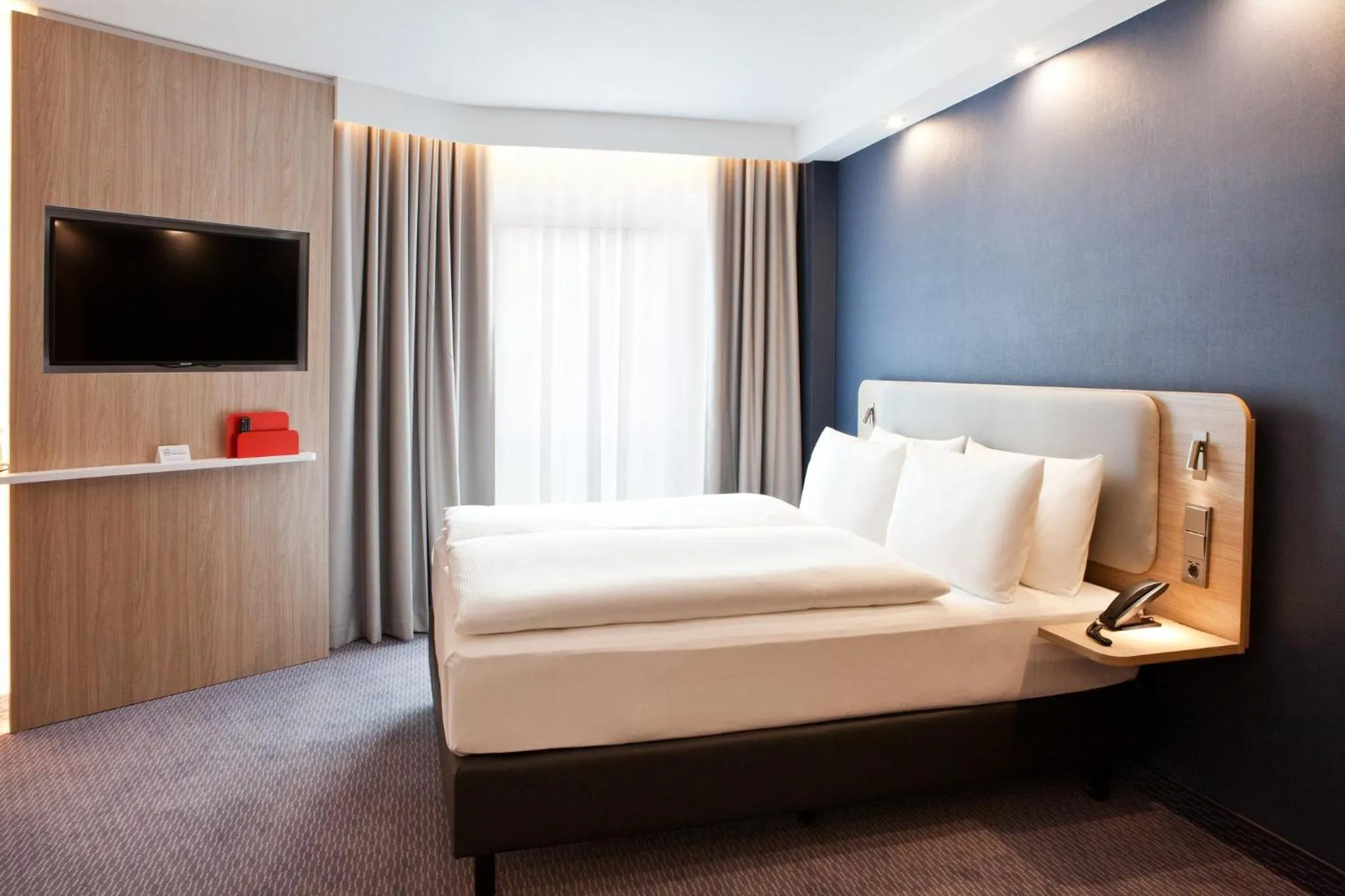 Photo of the whole room, Bed in Holiday Inn Express - Göppingen by IHG