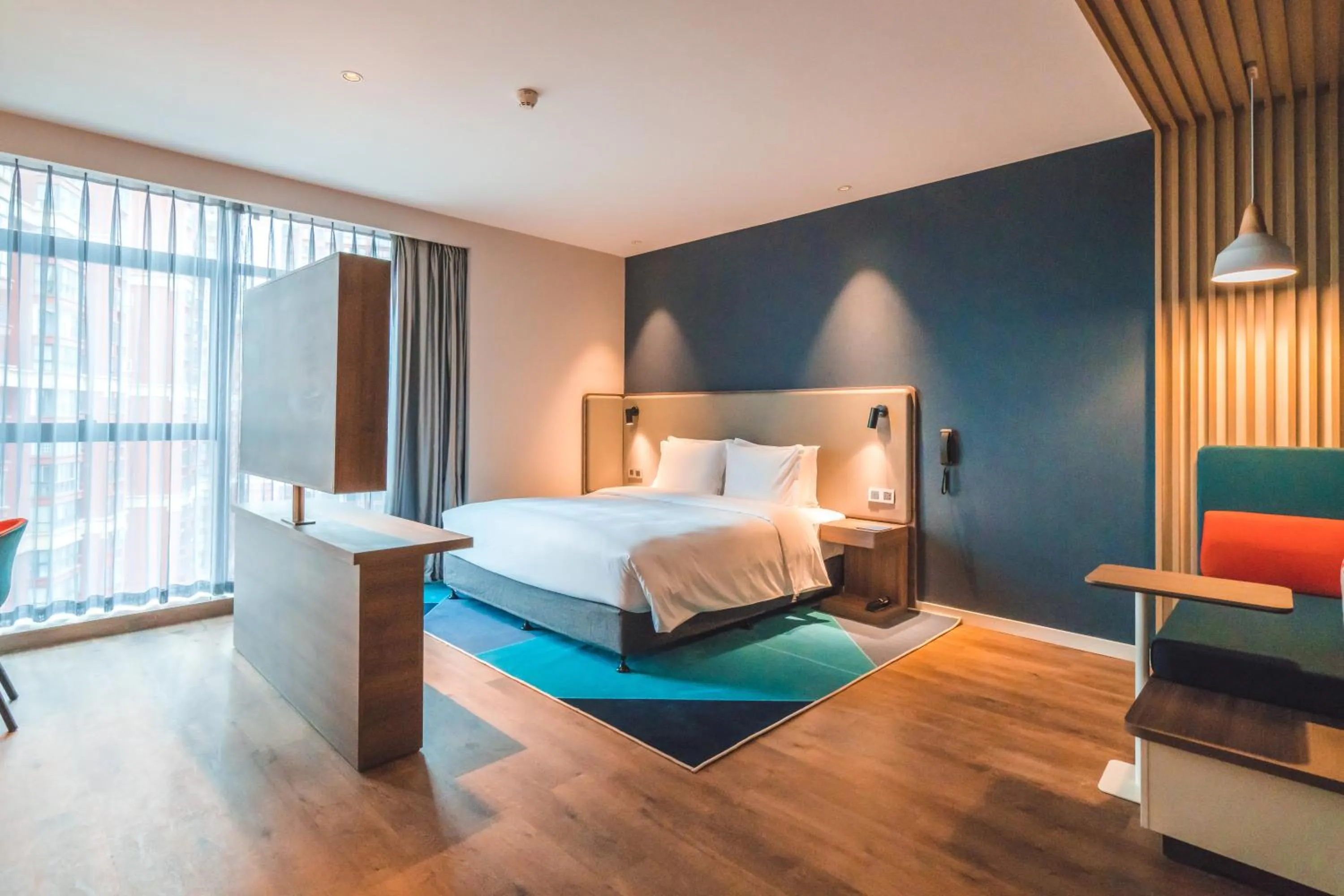 Photo of the whole room, Bed in Holiday Inn Express Pengzhou Downtown by IHG