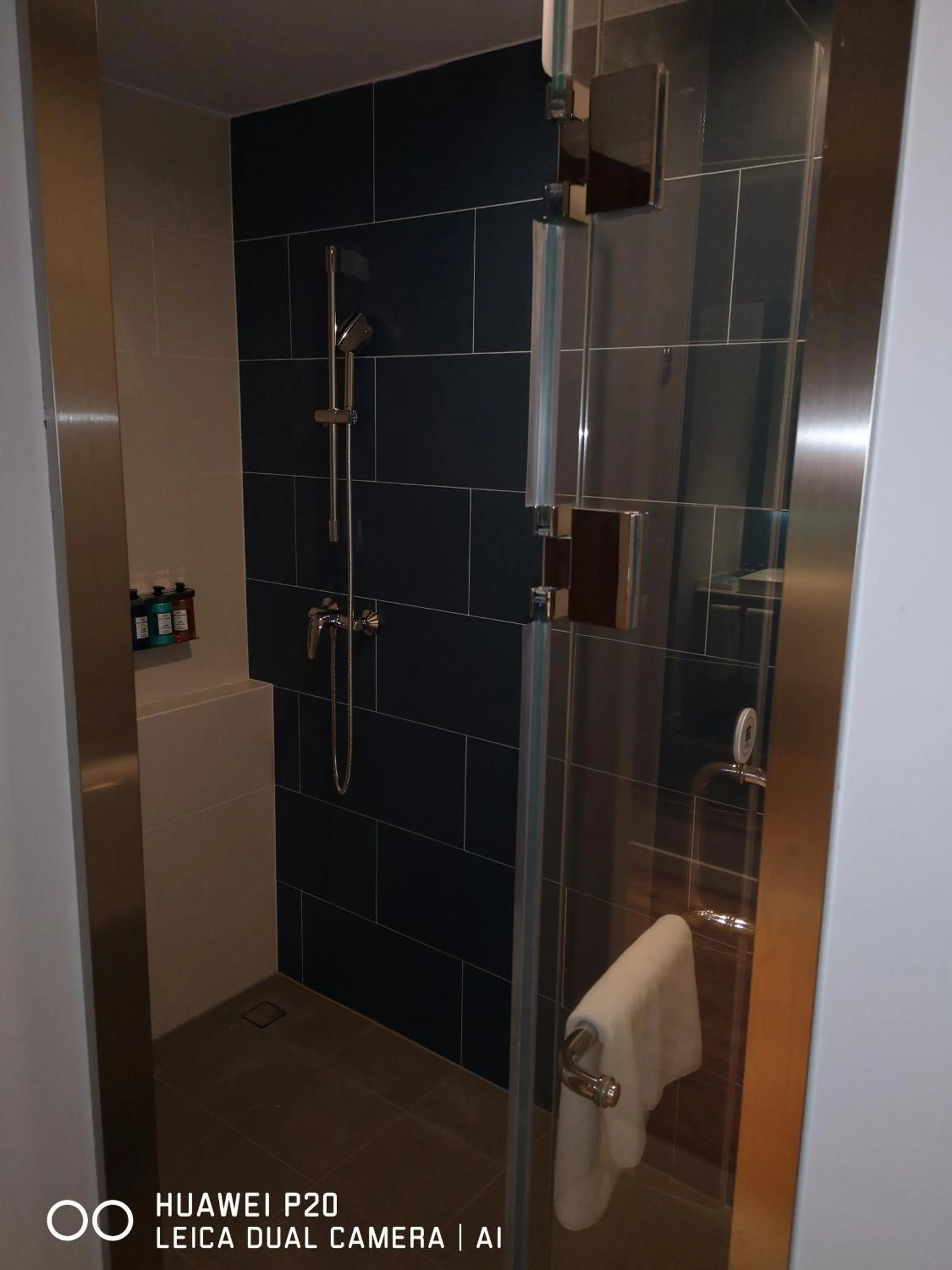 Bathroom in Holiday Inn Express Pengzhou Downtown by IHG