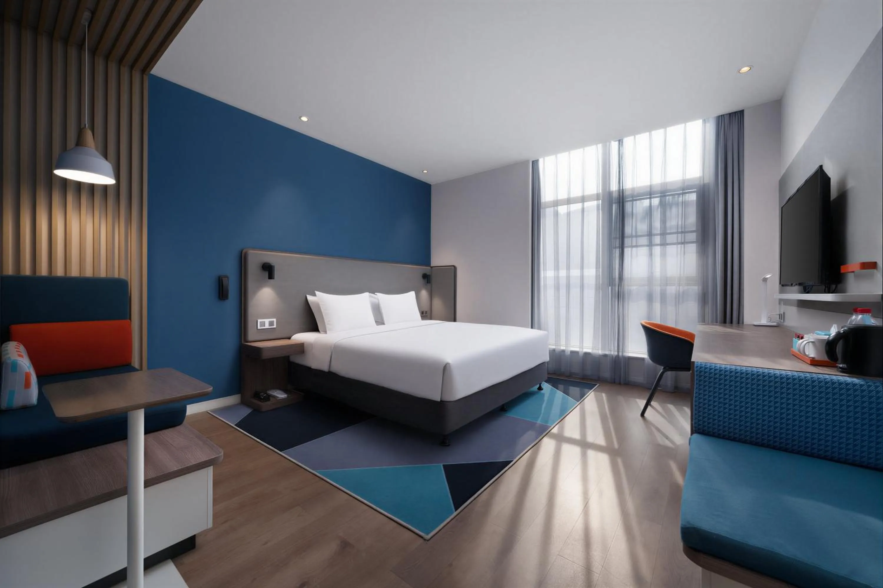 Photo of the whole room, Bed in Holiday Inn Express Pengzhou Downtown by IHG