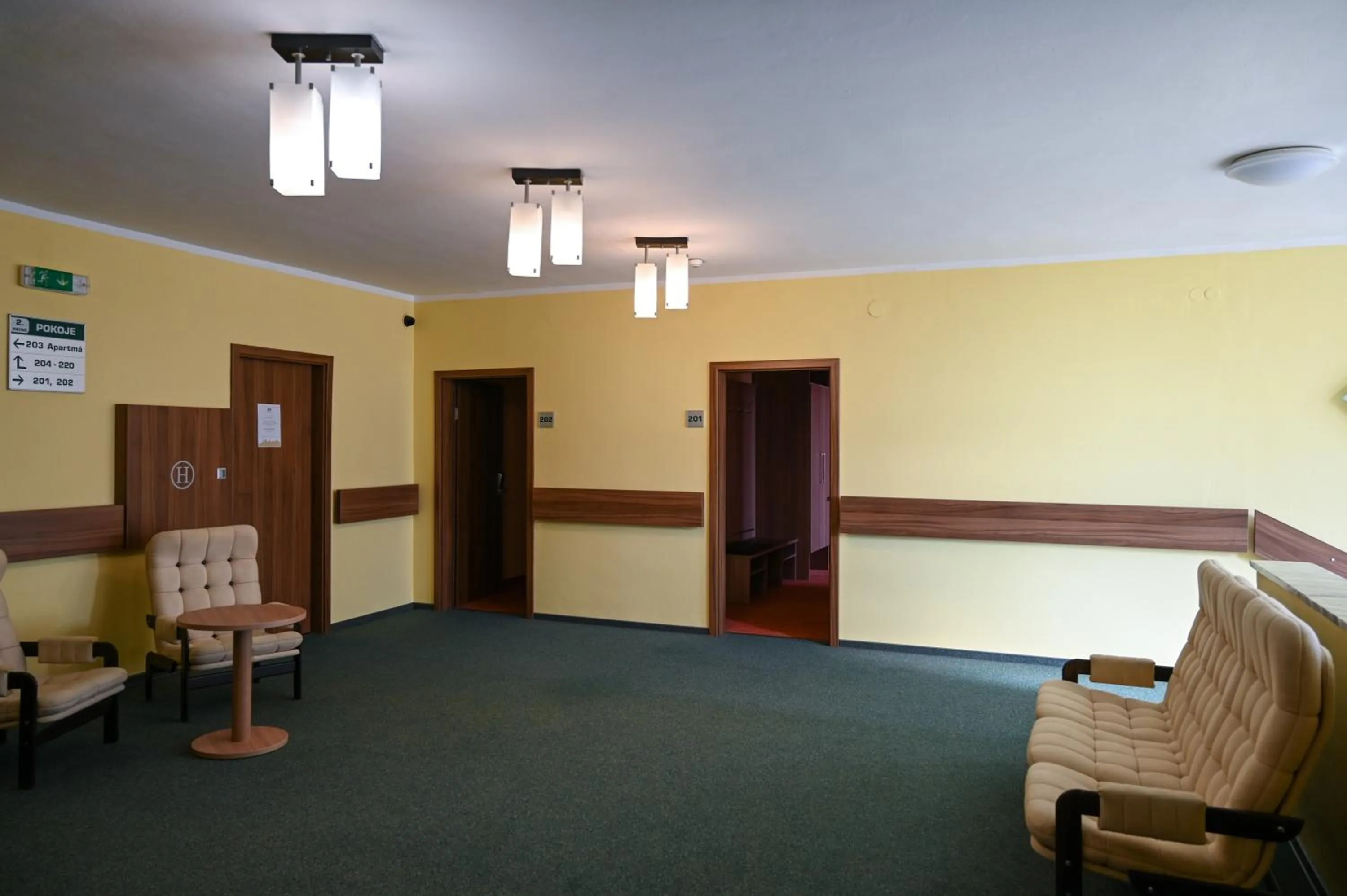 Area and facilities in Hotel Opera