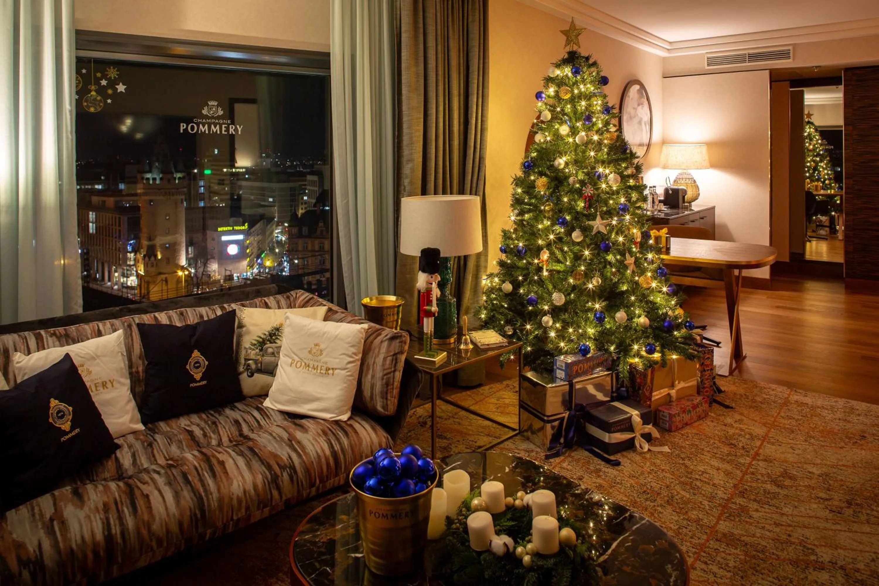 Living room in Hilton Frankfurt City Centre