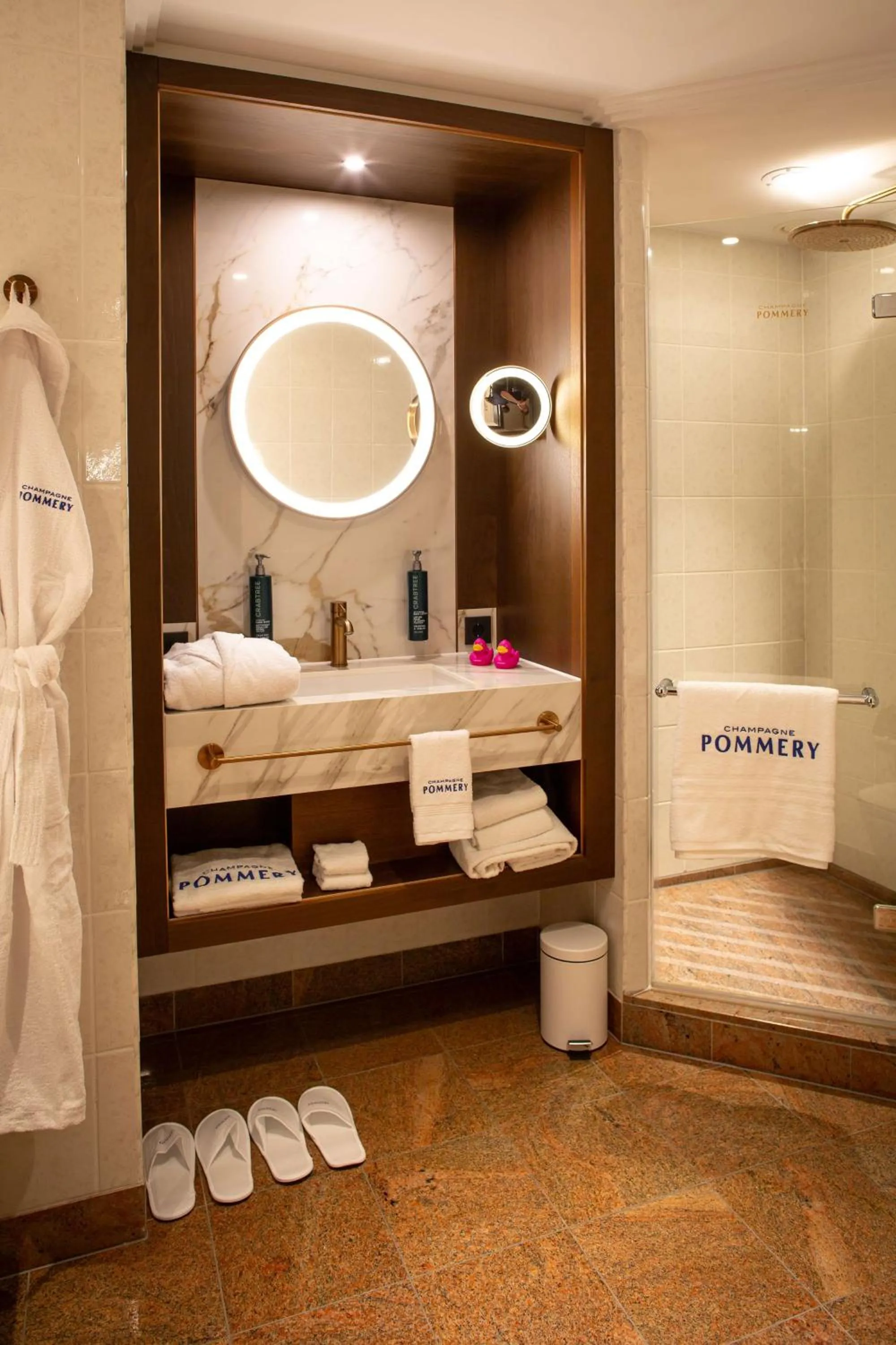 Bathroom in Hilton Frankfurt City Centre