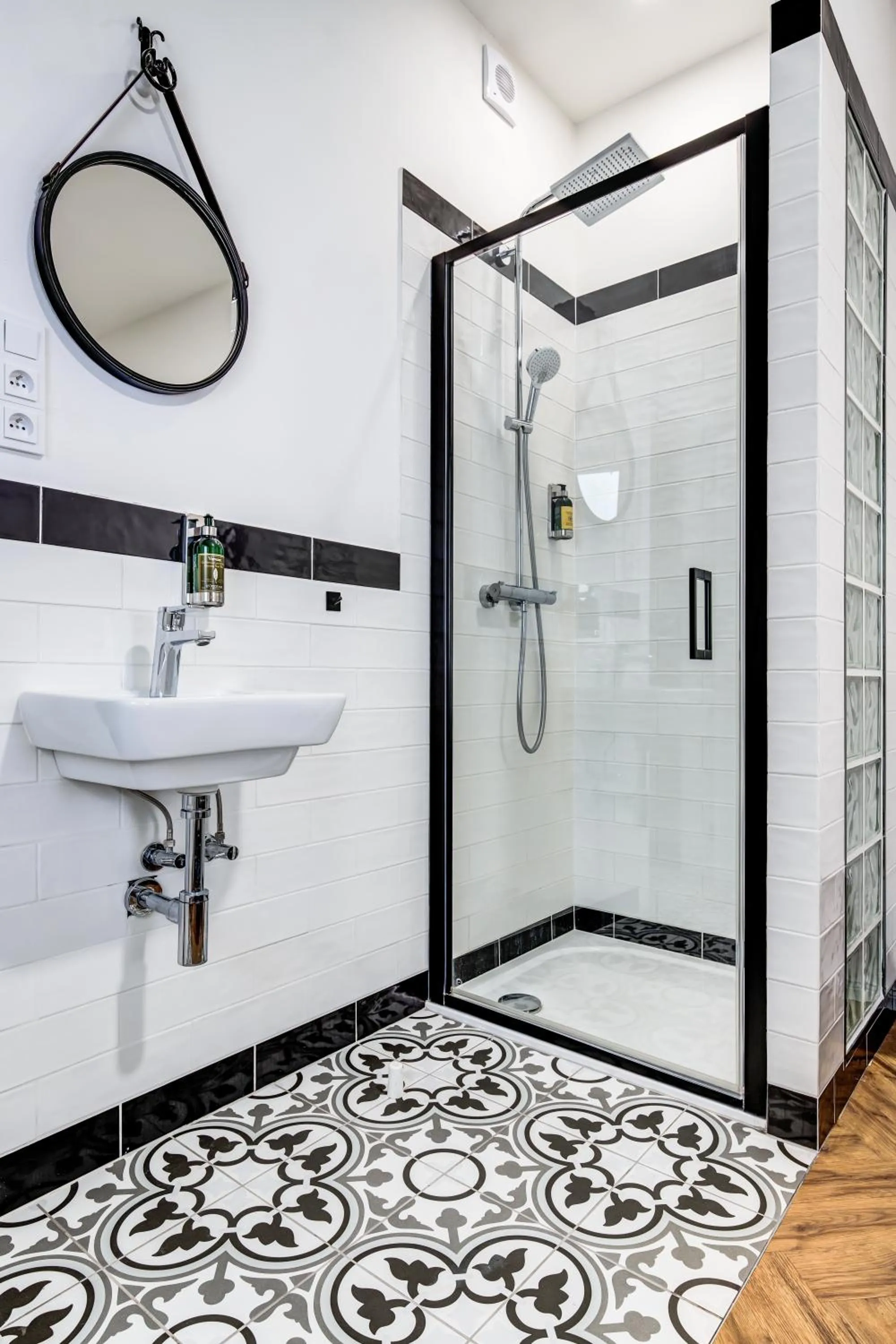 Shower in Design Pension Twenty 20