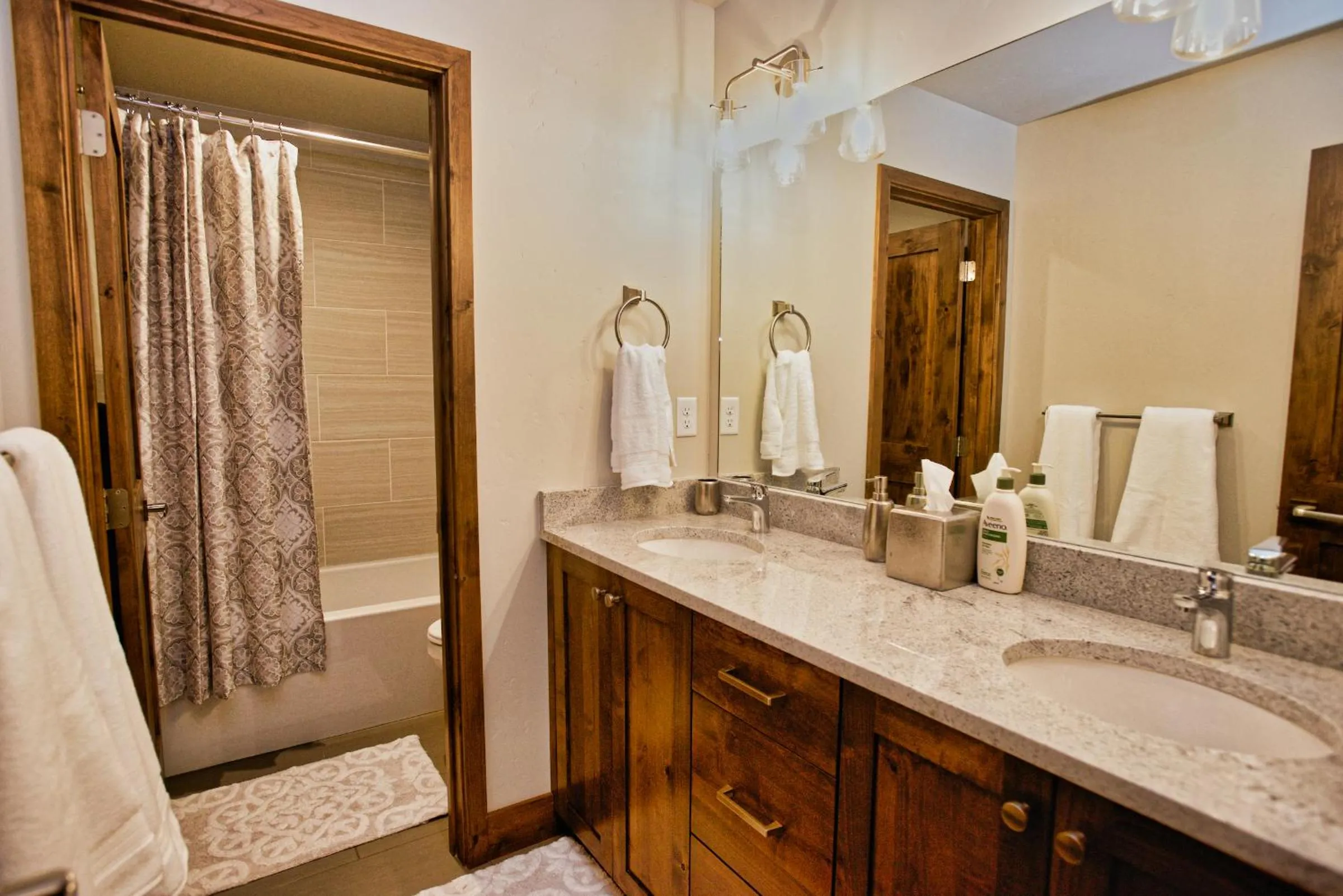 Silverpine Hideaway by Casago McCall - Donerightmanagement