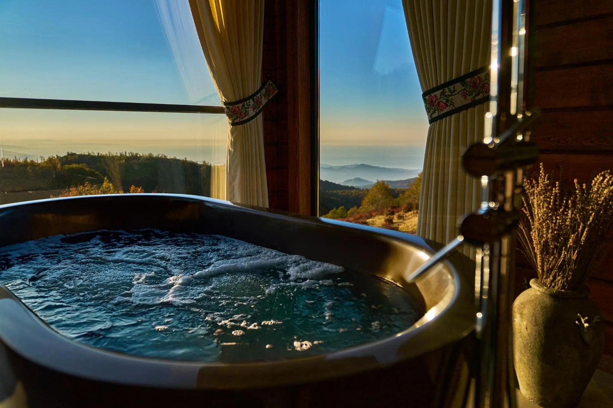 Flora Handüzü Resort & Wellness Bungalow Hotel