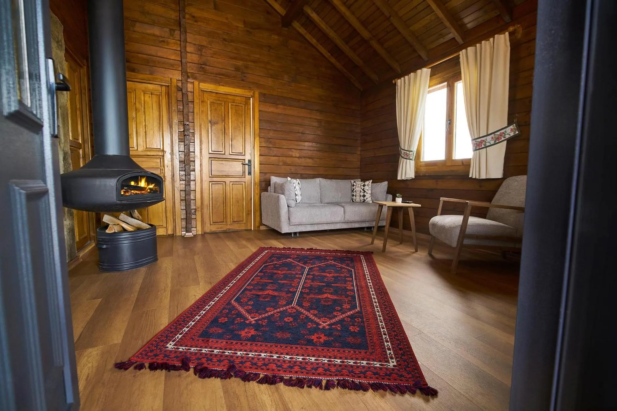 Flora Handüzü Resort & Wellness Bungalow Hotel