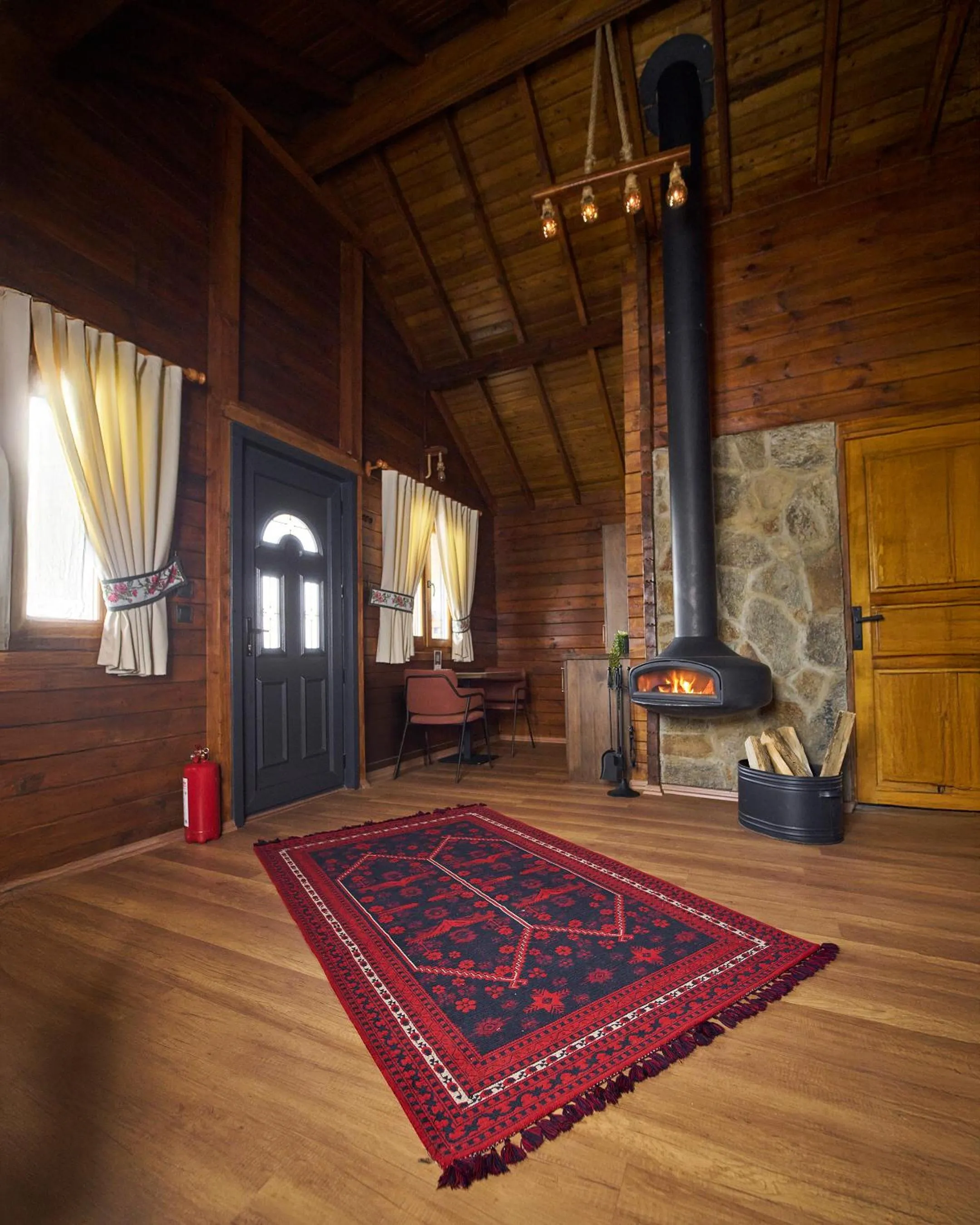 Flora Handüzü Resort & Wellness Bungalow Hotel