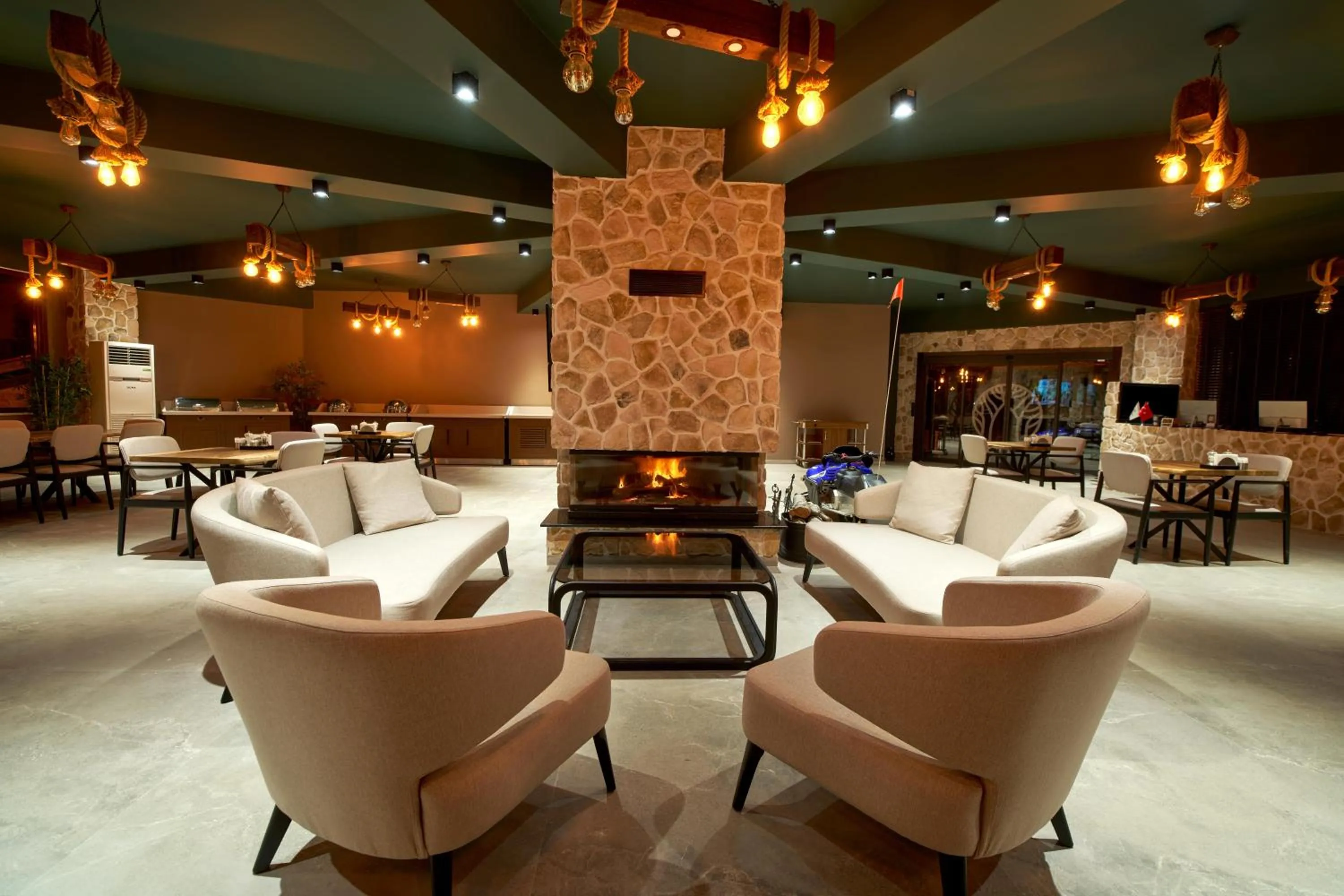 Flora Handüzü Resort & Wellness Bungalow Hotel