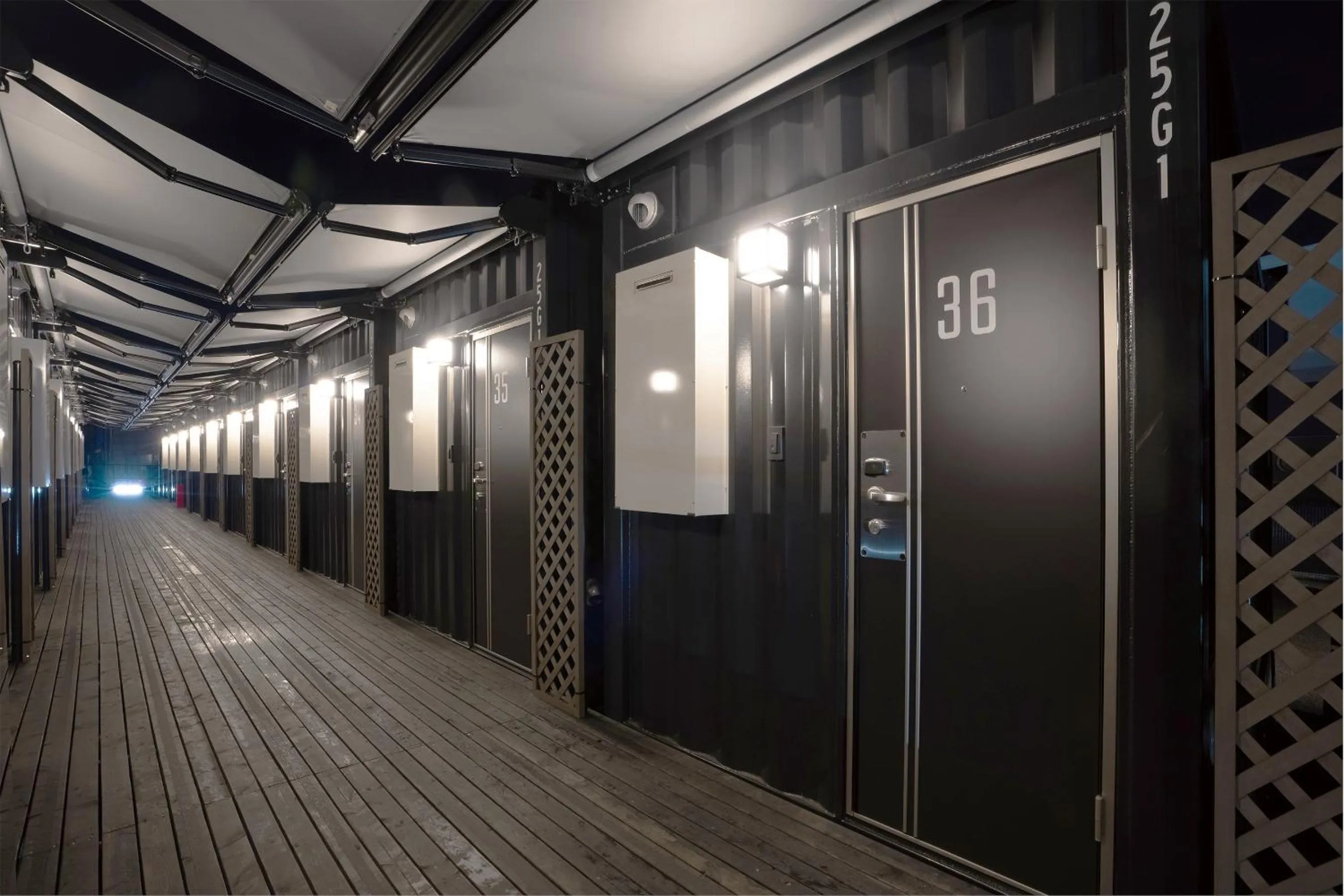 Property building in HOTEL R9 The Yard Ota