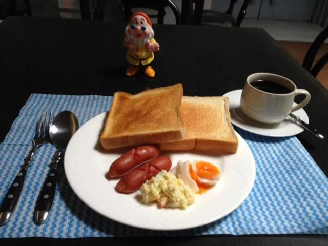 American breakfast in Narita Airport Samurai Hostel