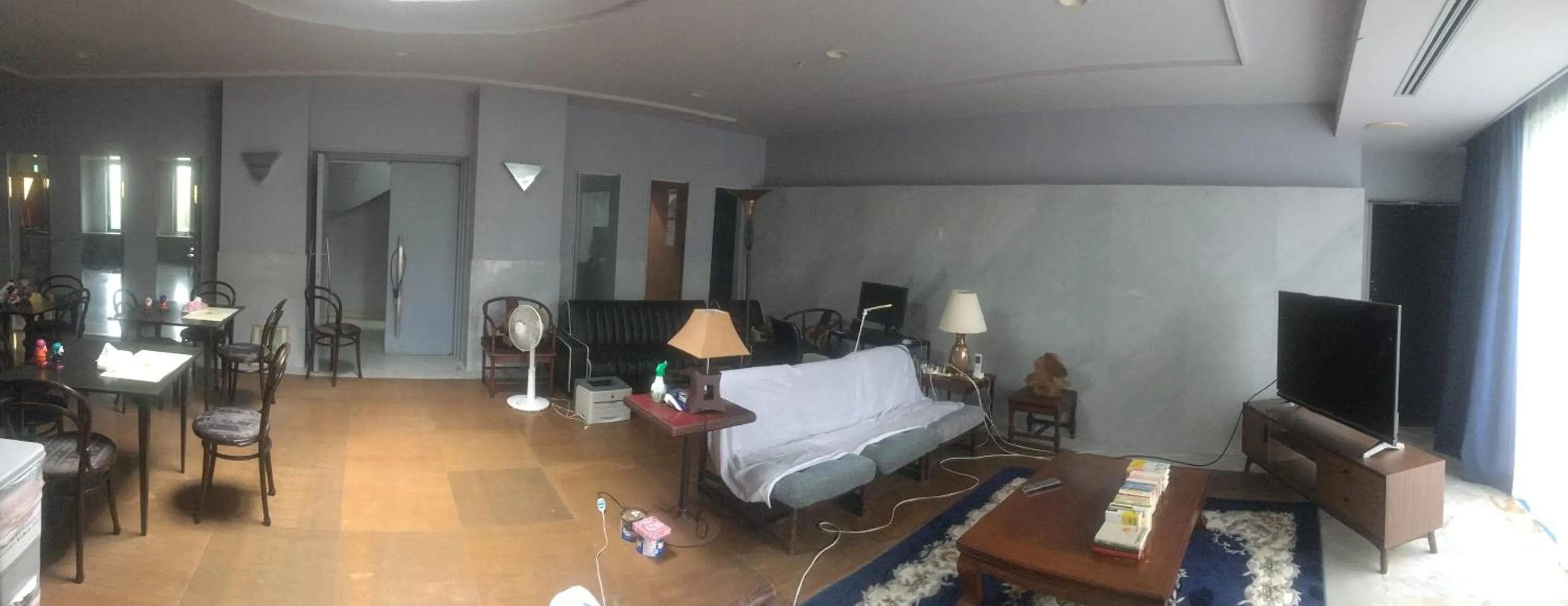 Lounge or bar in Narita Airport Samurai Hostel