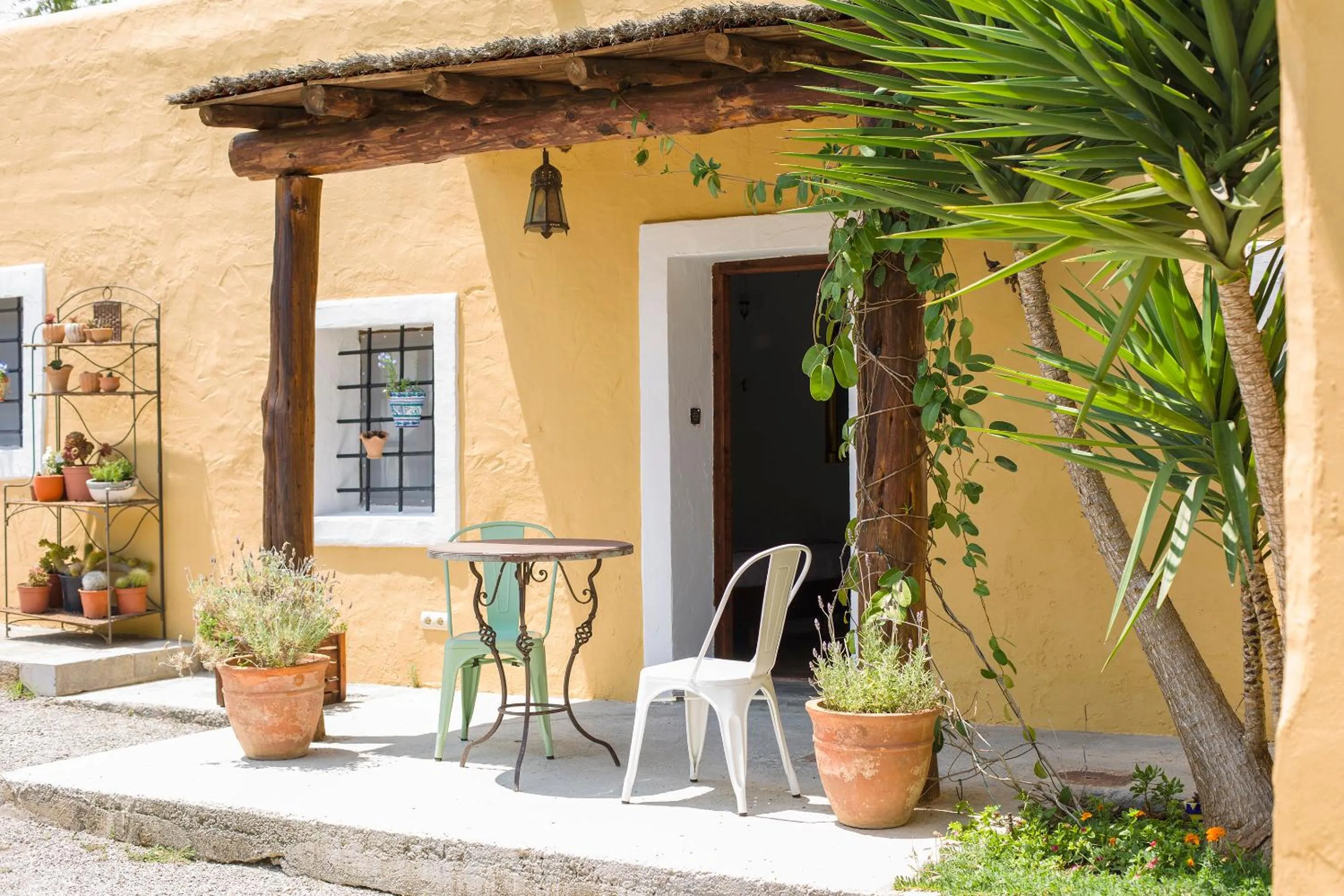 Facade/entrance in LAS MARIPOSAS