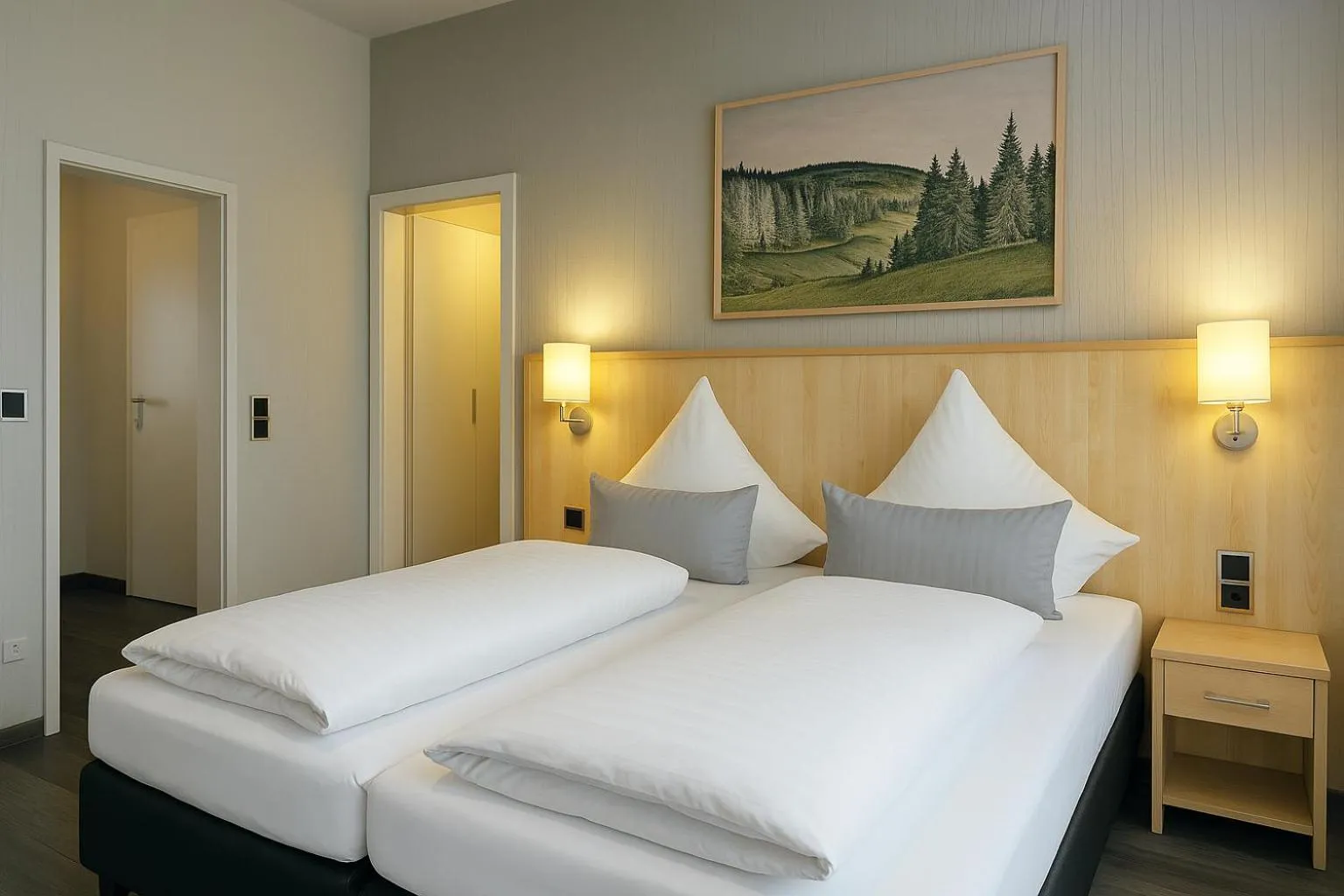 Photo of the whole room, Bed in Konsum Berghotel Oberhof