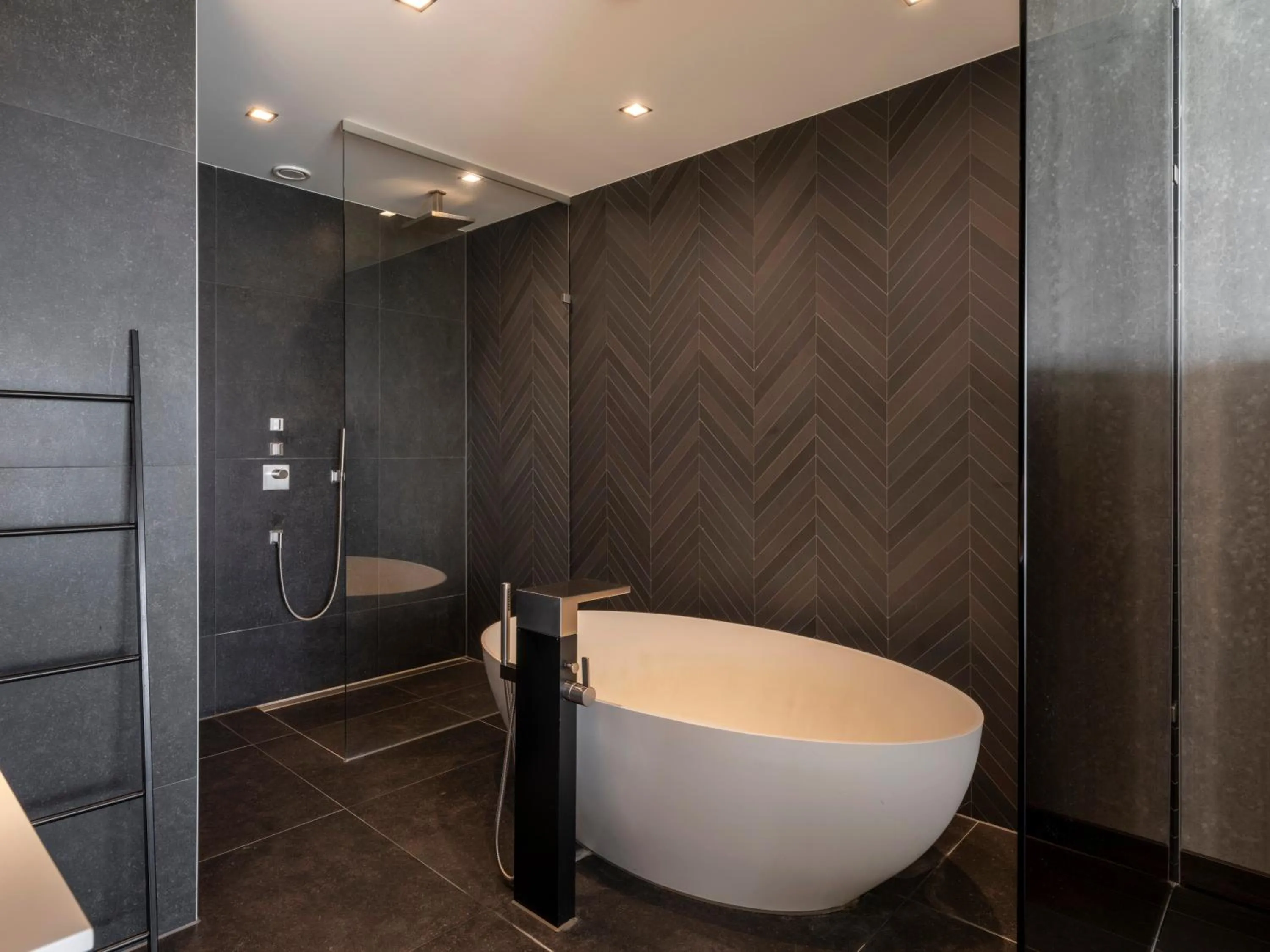 Shower in Van Der Valk Hotel Zwolle