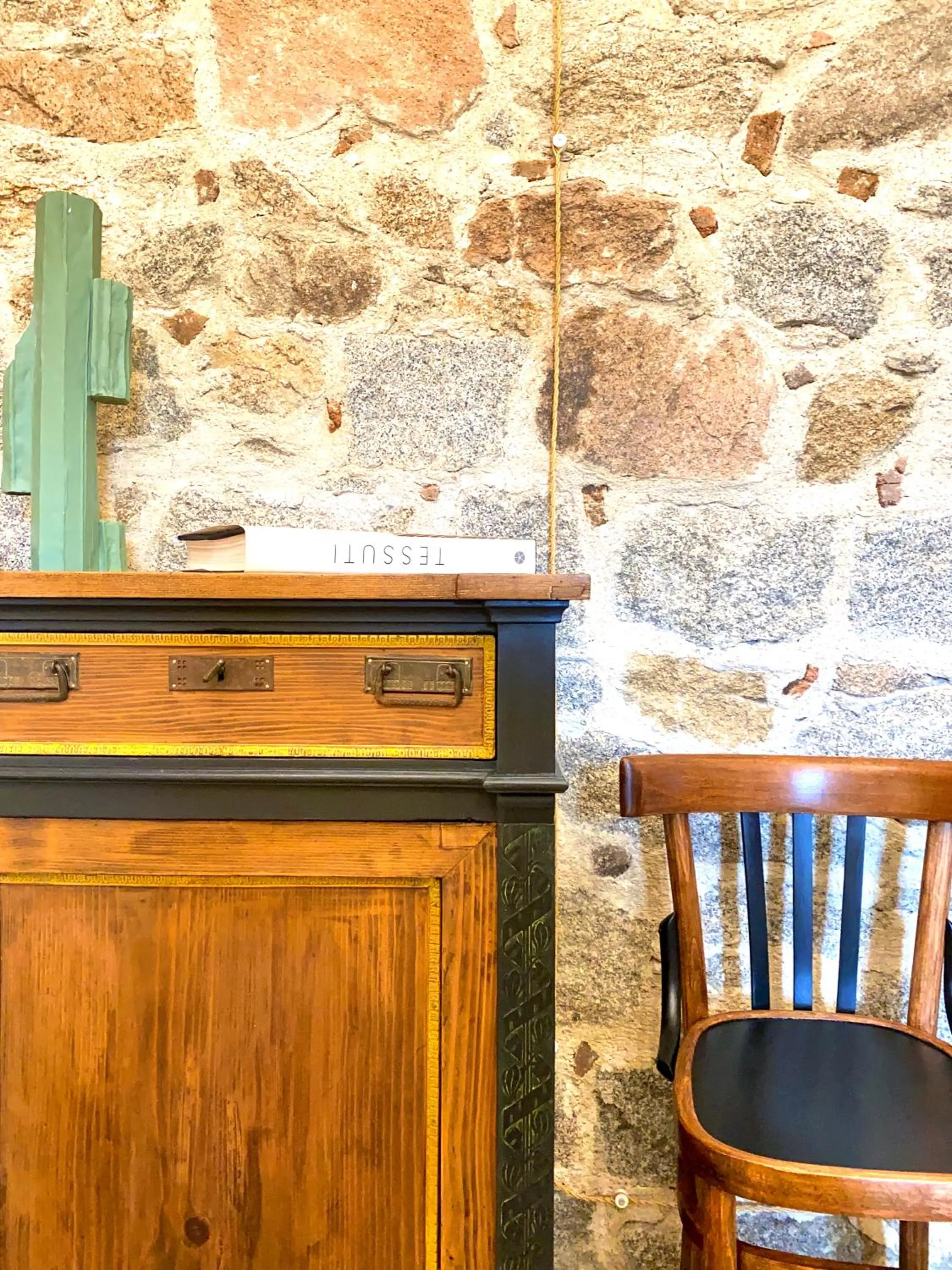 Decorative detail in Canduleri