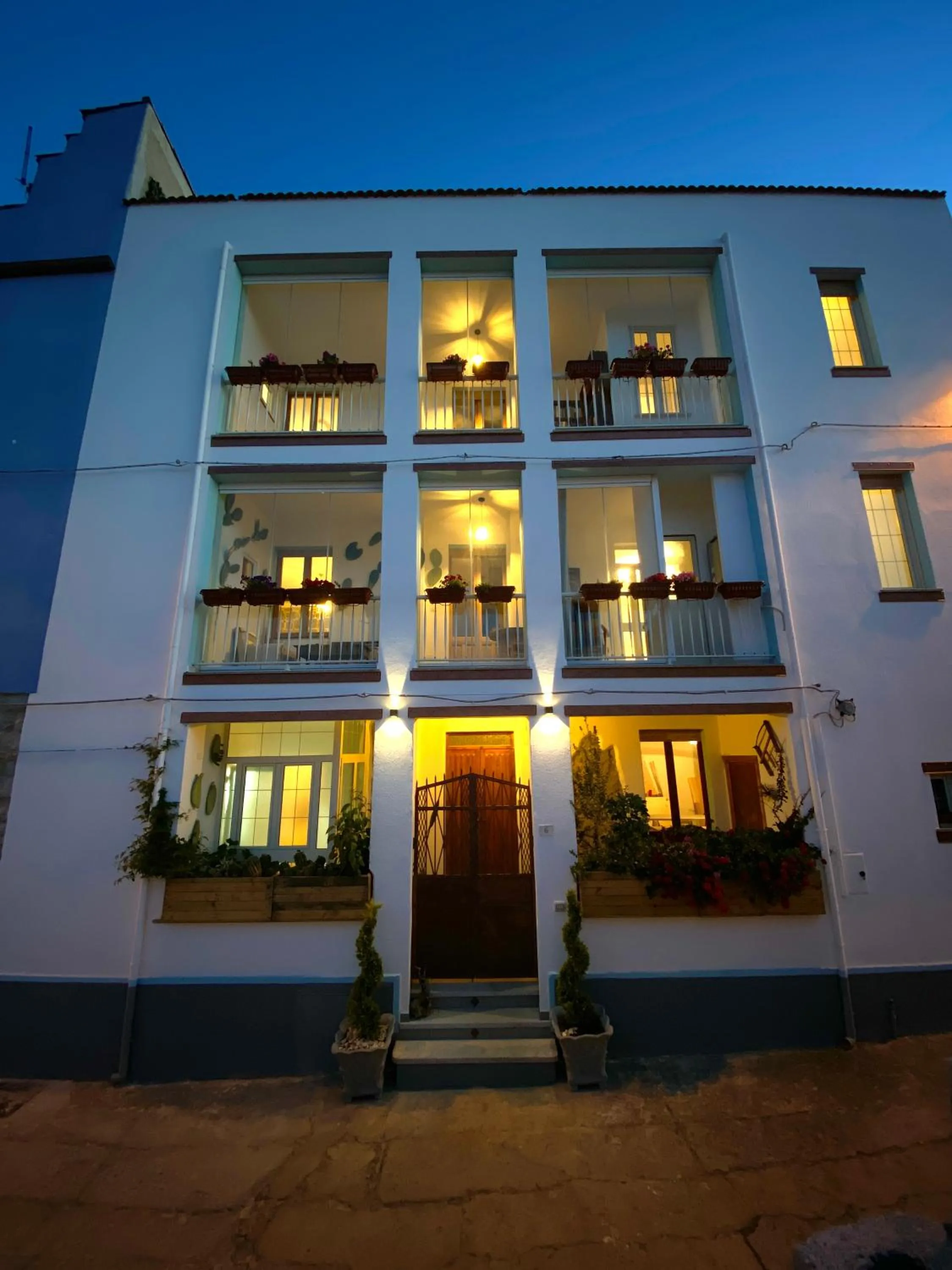 Property building in Canduleri