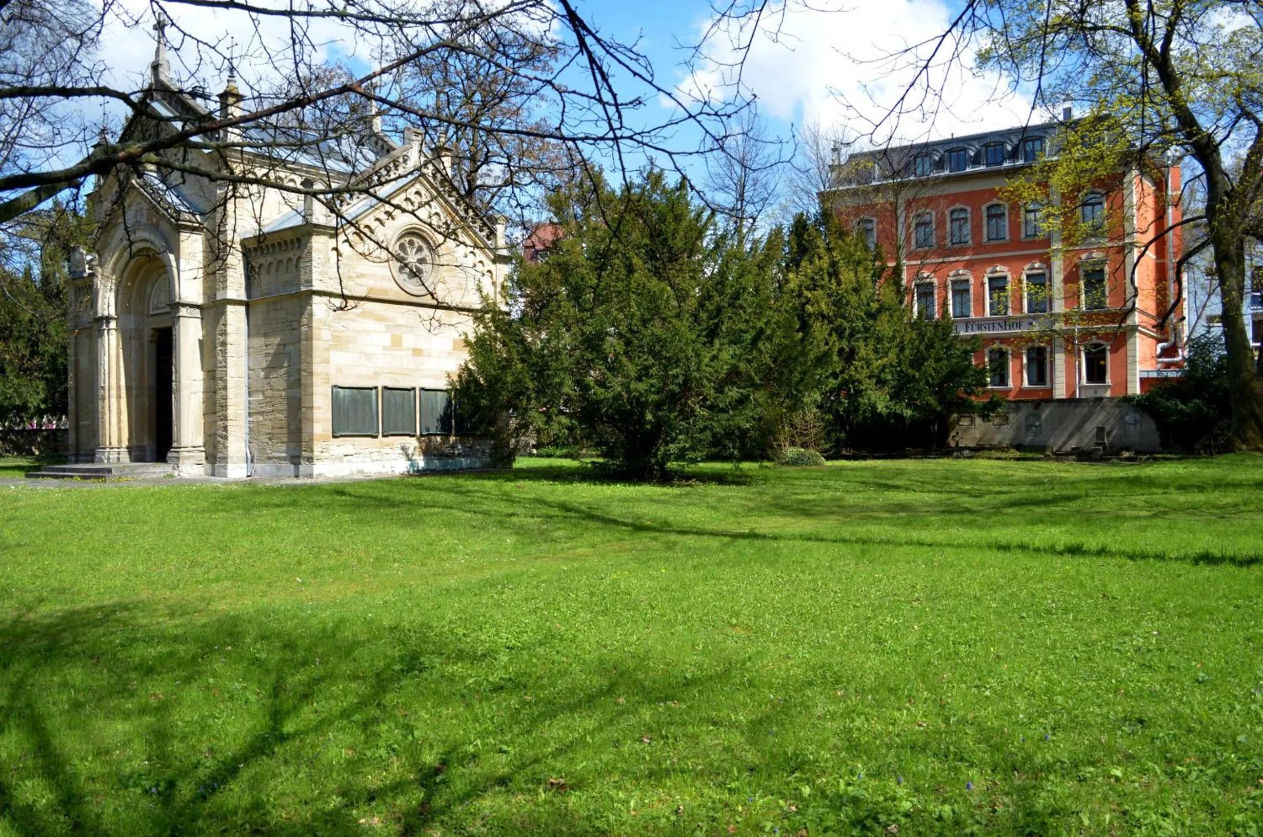 Property building in Hotel & Apartments Fürstenhof am Bauhaus