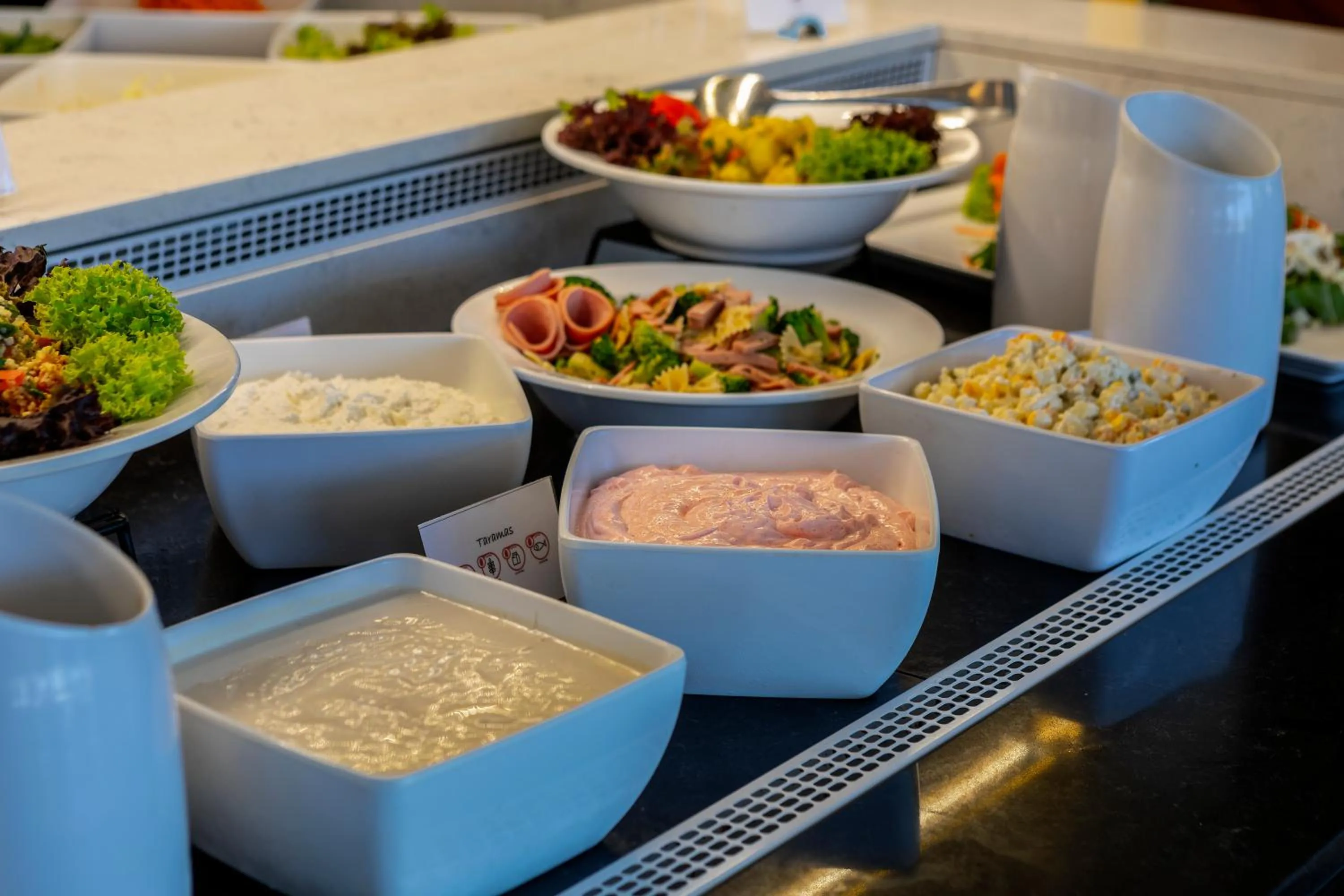 Restaurant/places to eat in Aliathon Ionian